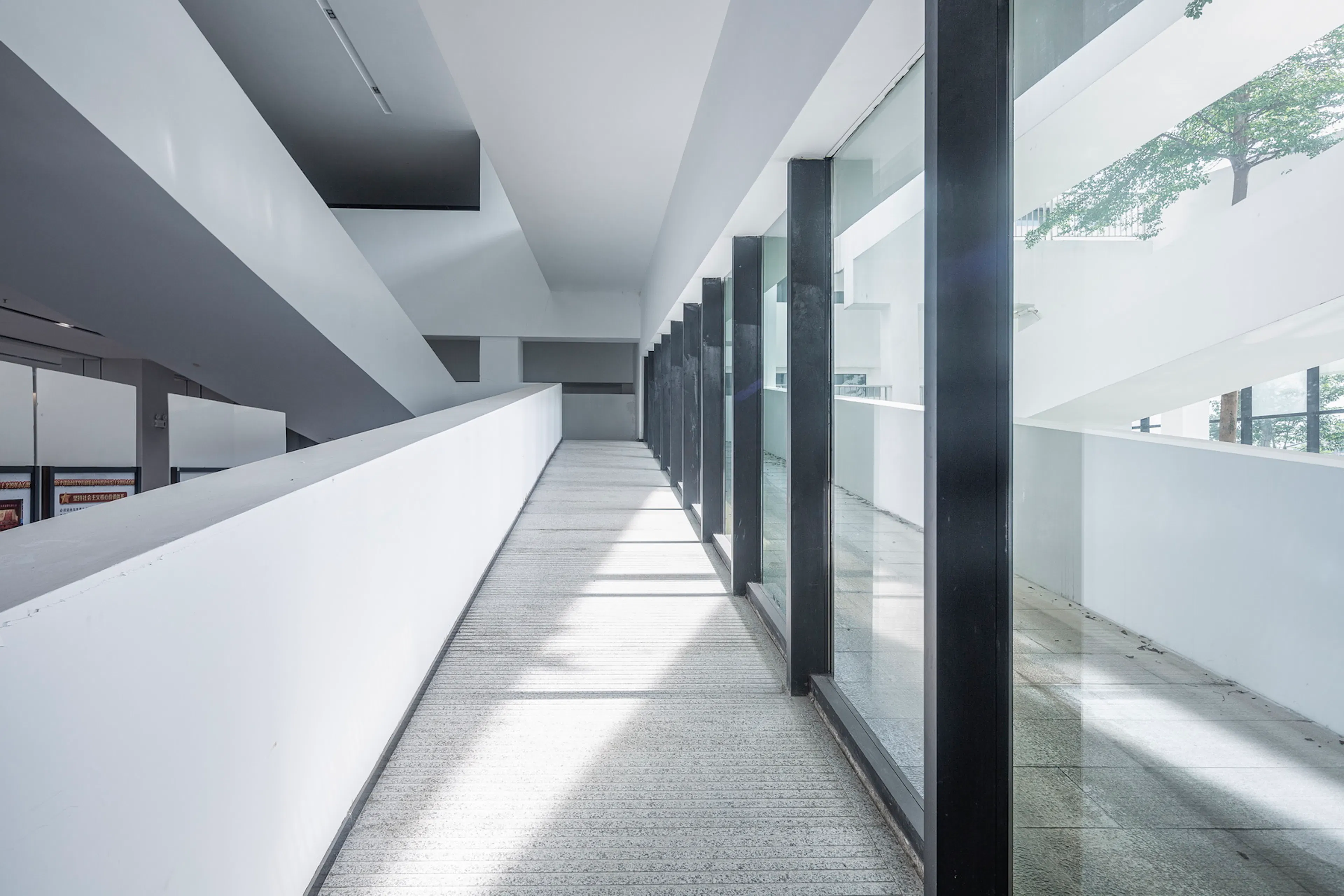 Library of Guangdong Vocational College of Hotel Management — 11