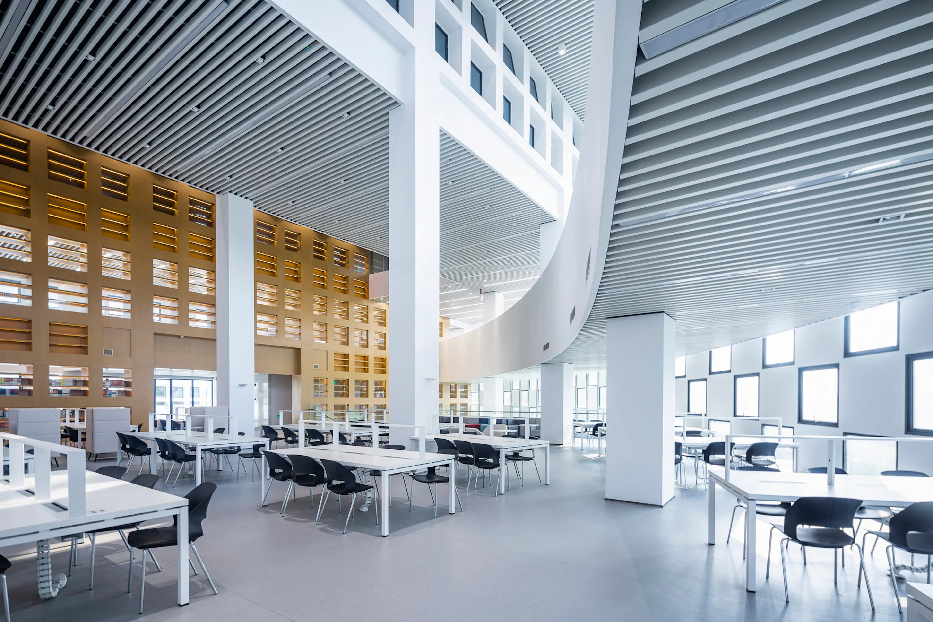 Library of Guangdong Vocational College of Hotel Management — 13