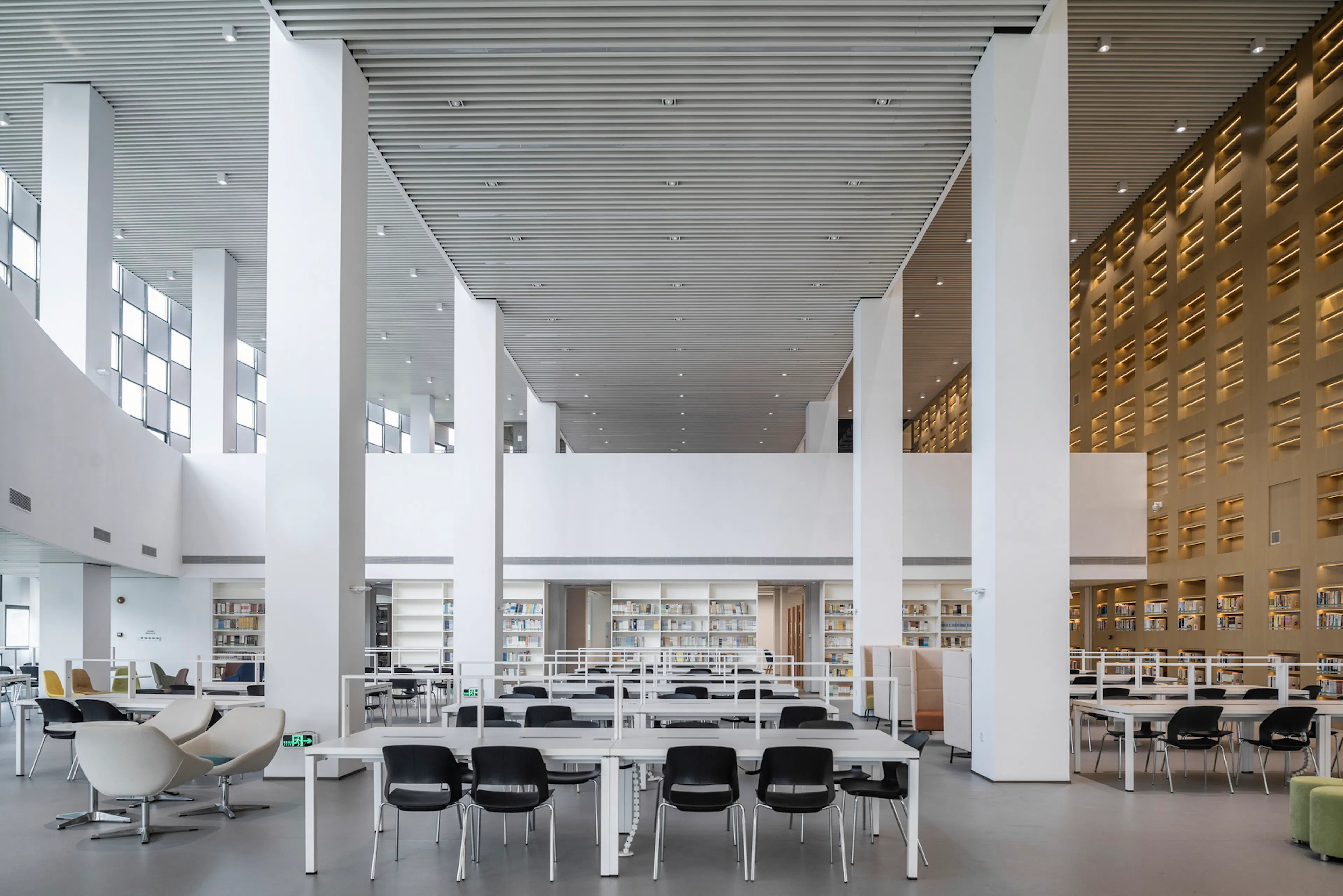 Library of Guangdong Vocational College of Hotel Management — 14