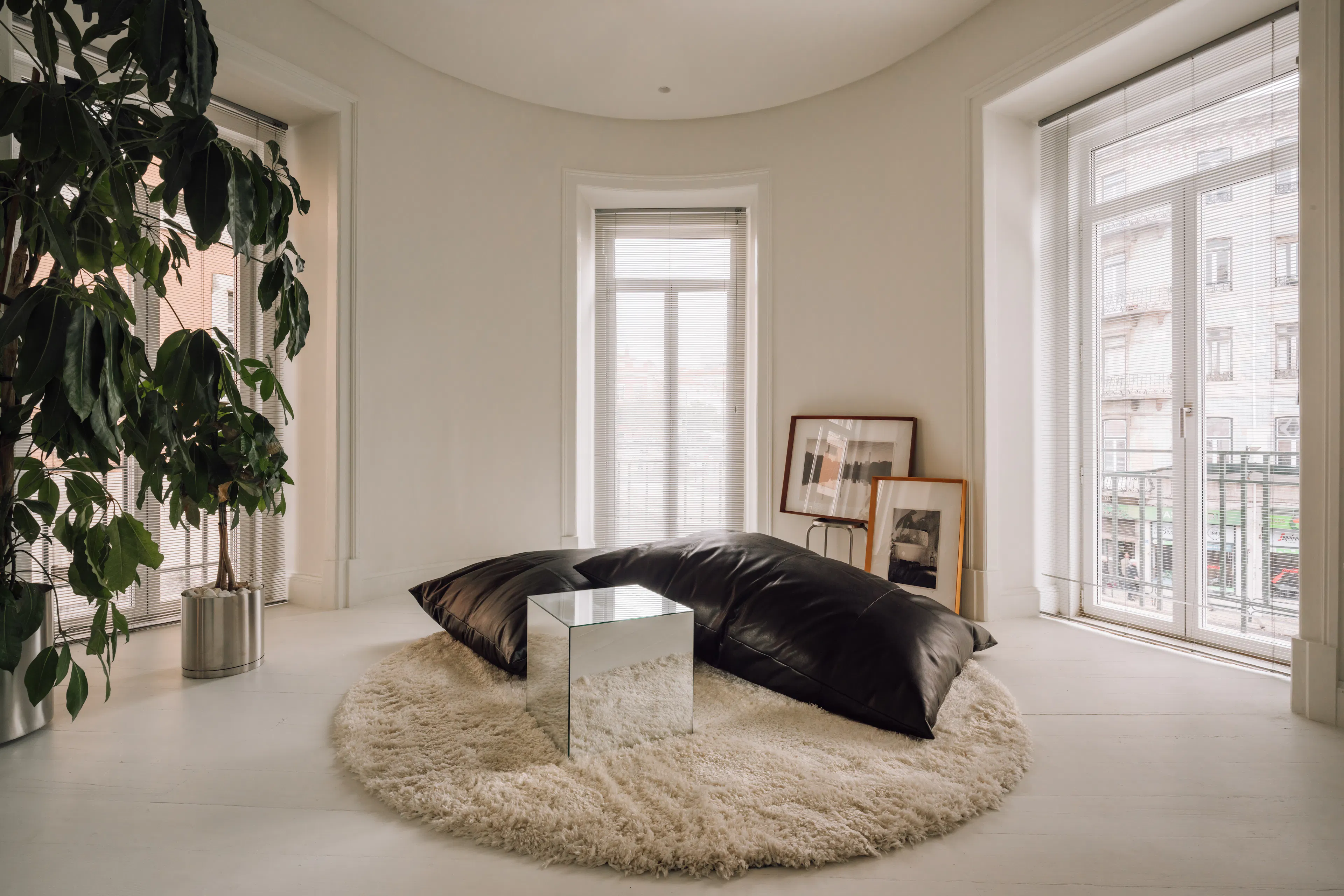 Lisbon pied-à-terre — 1