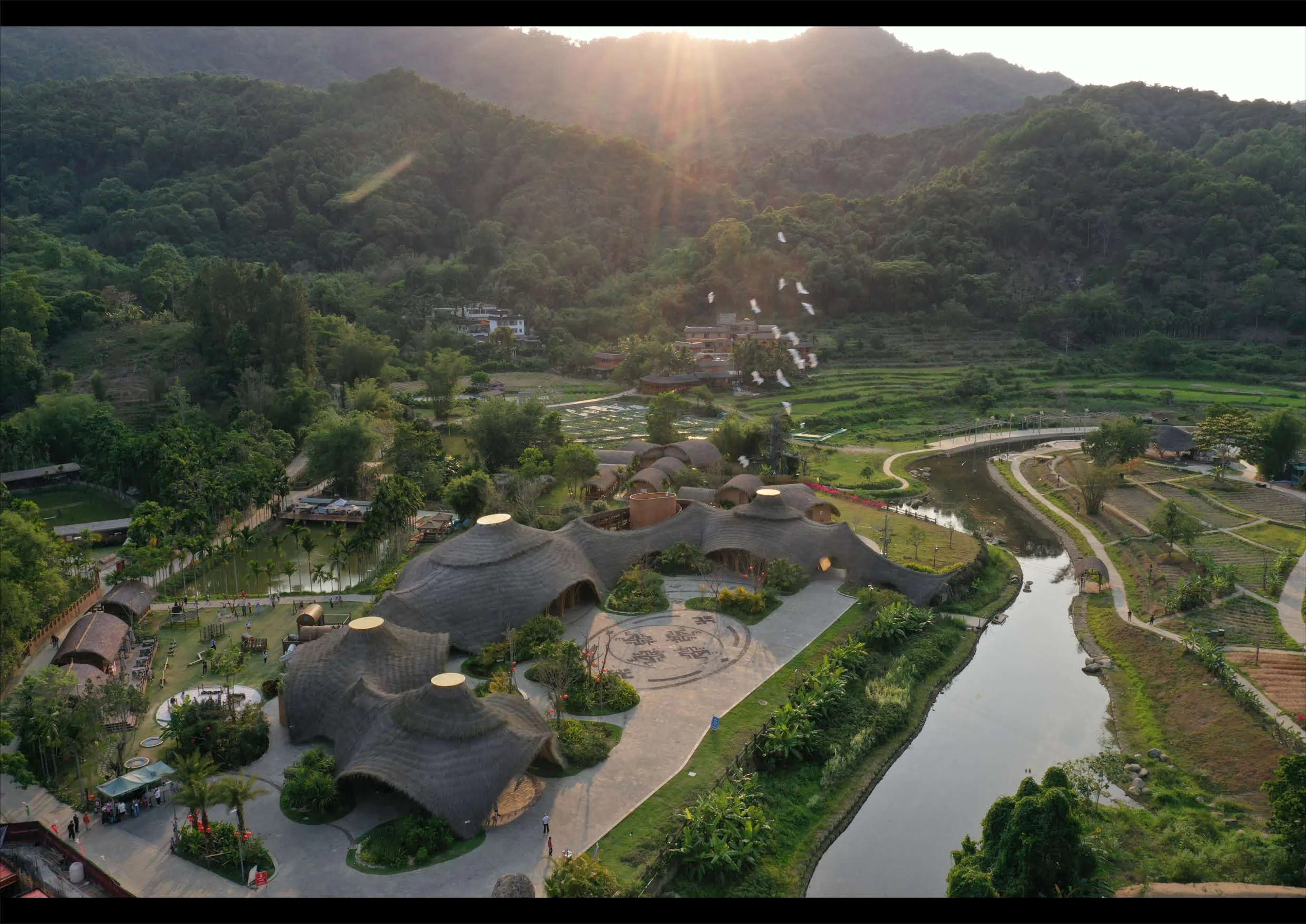 Maona Village Center