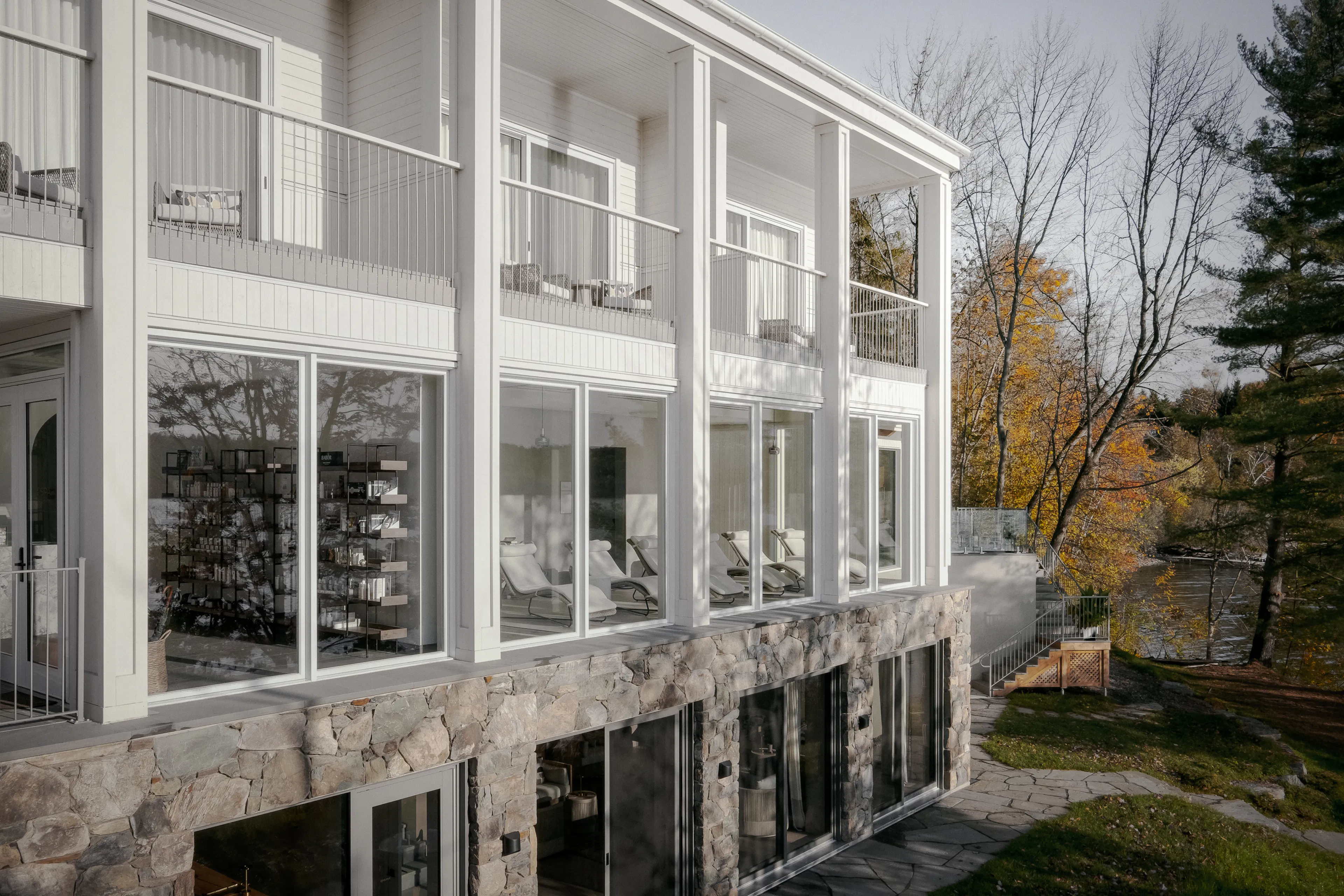 Manoir Hovey Spa and Suites