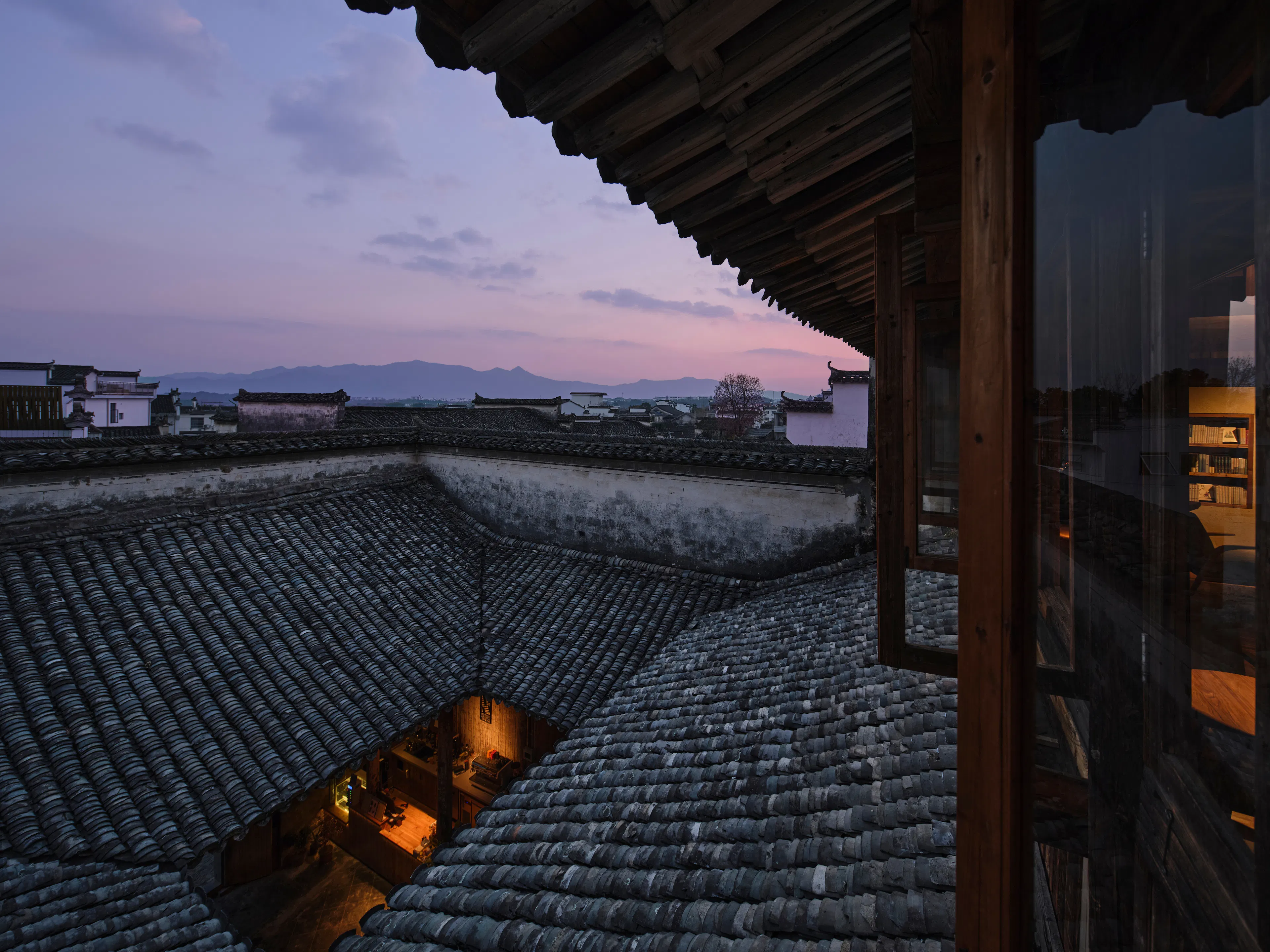 LIBRAIRIE AVANT-GARDE — 3