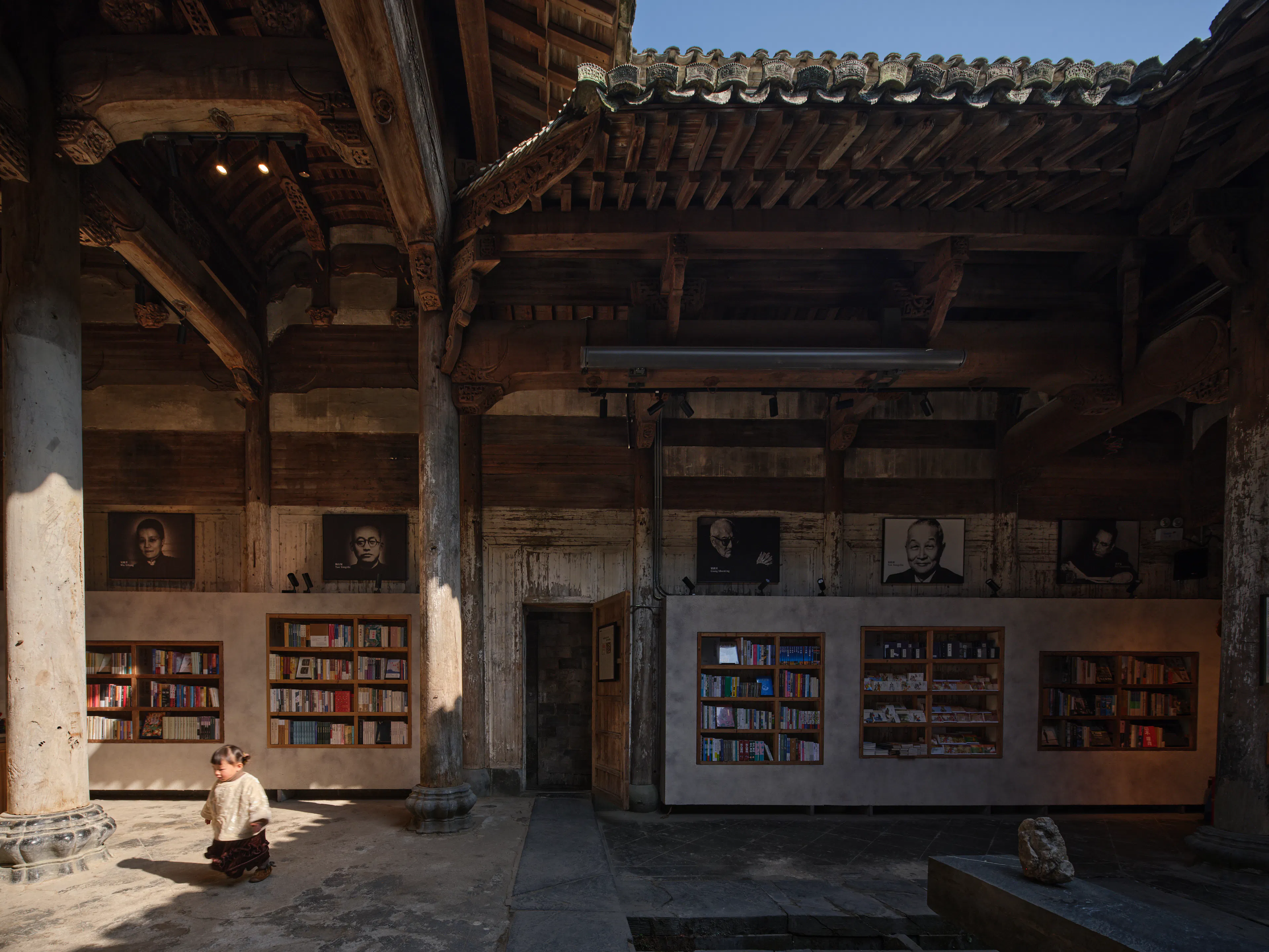 LIBRAIRIE AVANT-GARDE — 6