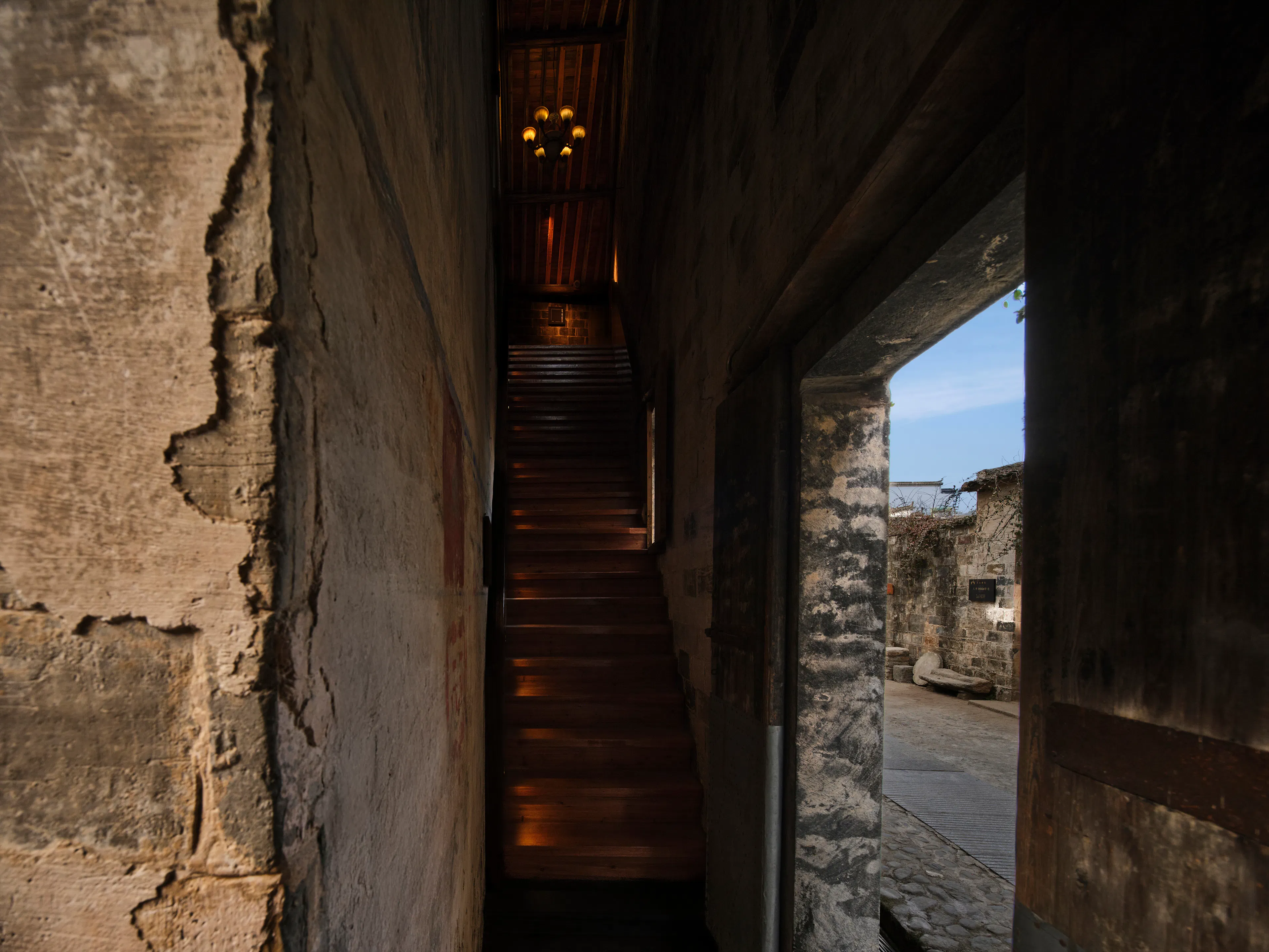 LIBRAIRIE AVANT-GARDE — 9