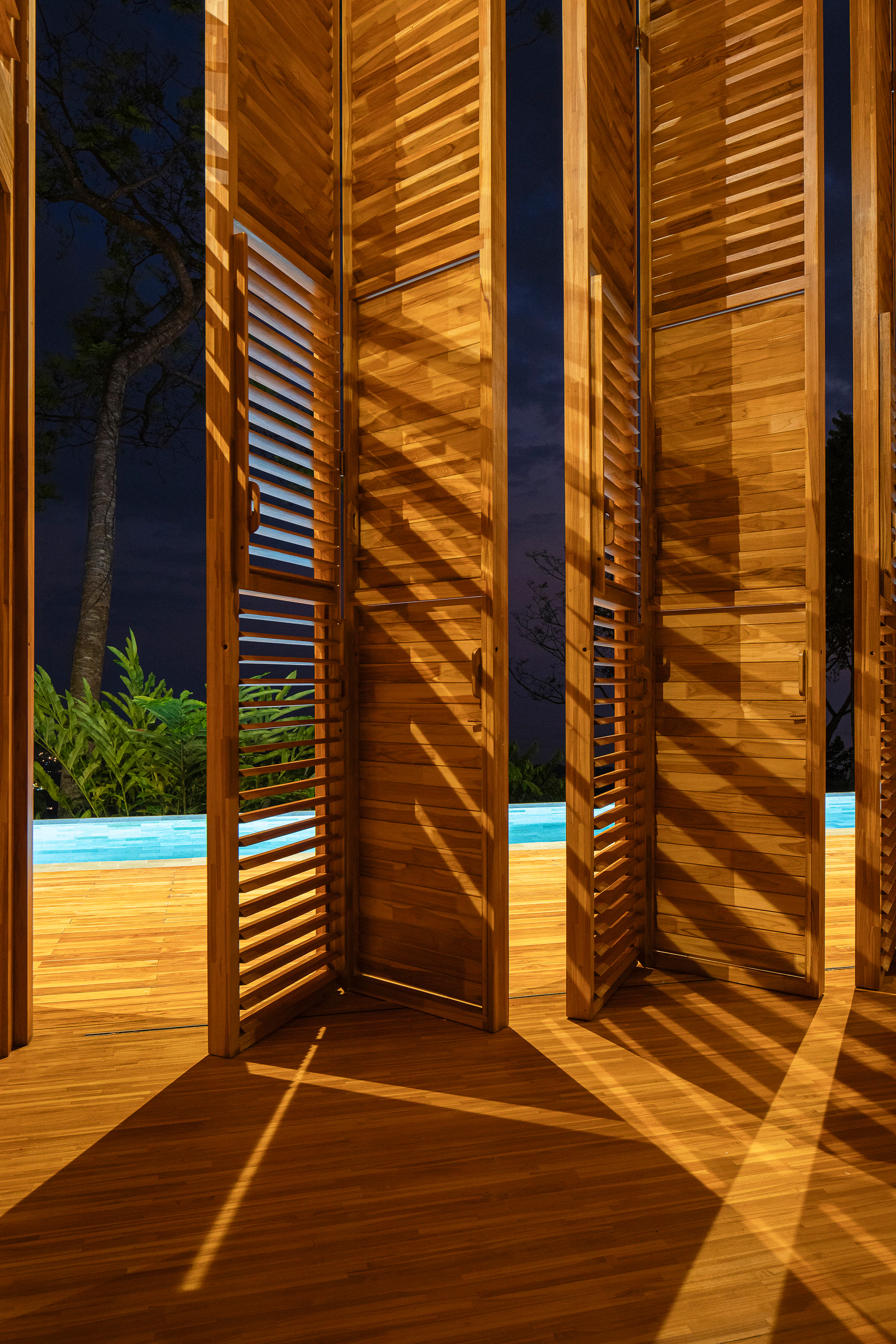 No Footprint Wood House — 9