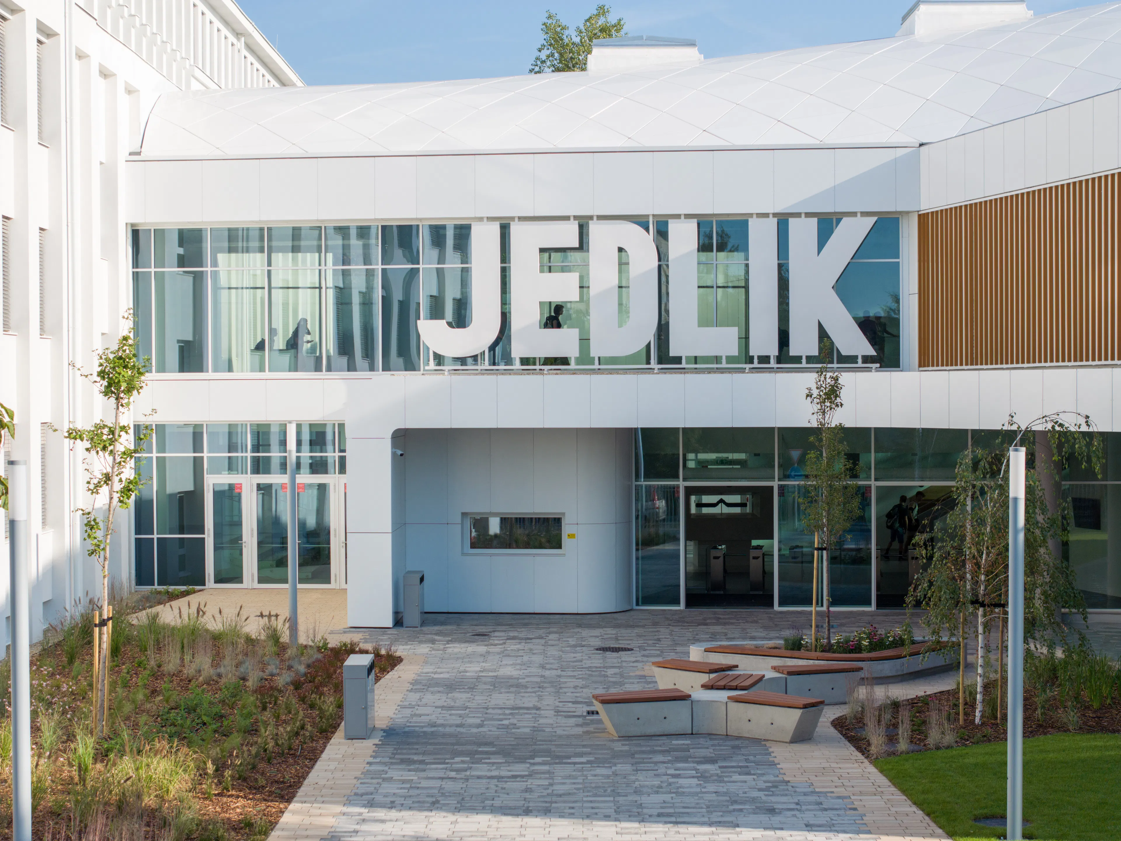 Jedlik Ányos High School — 4