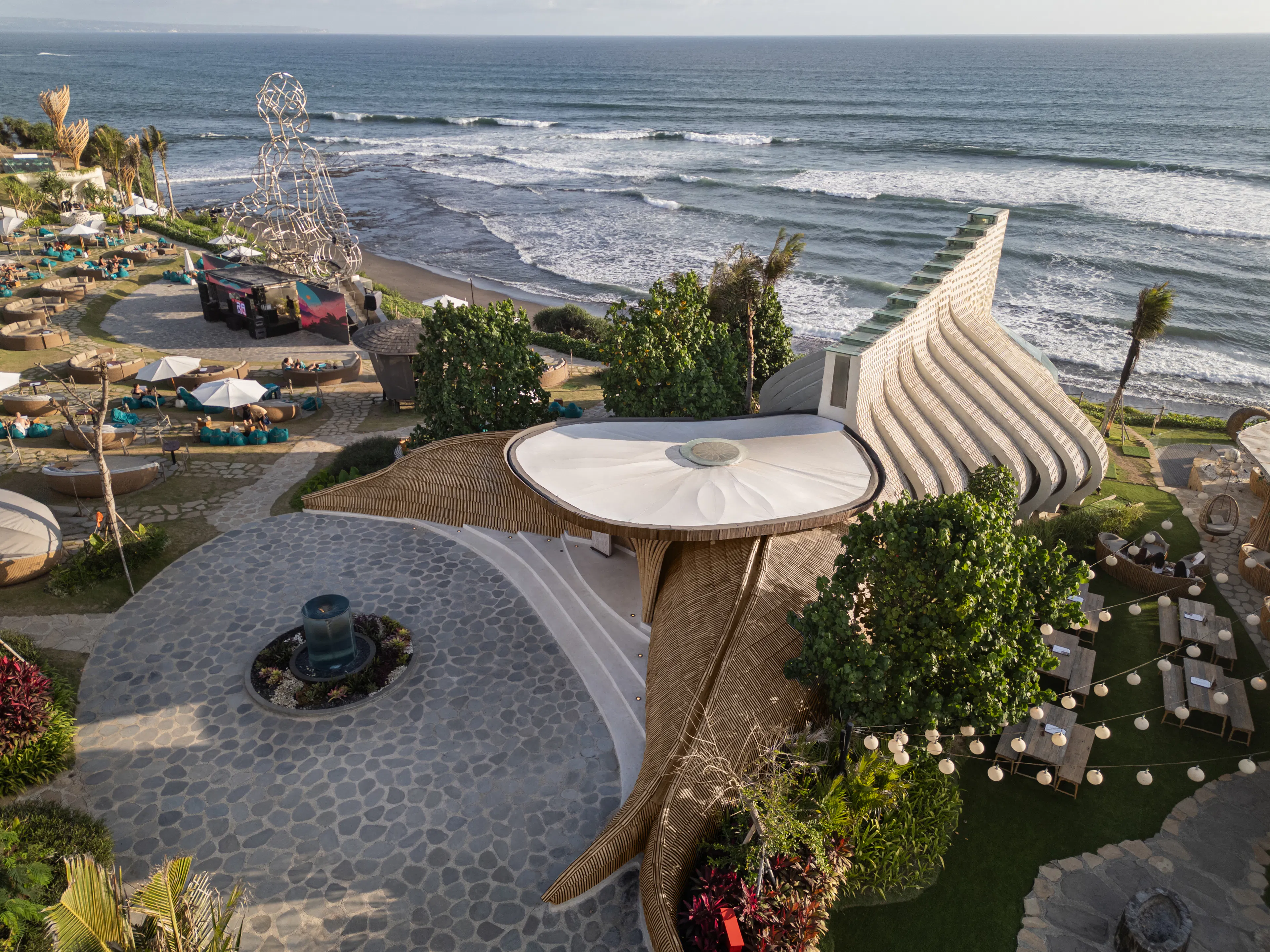 Luna Beach Club — 8