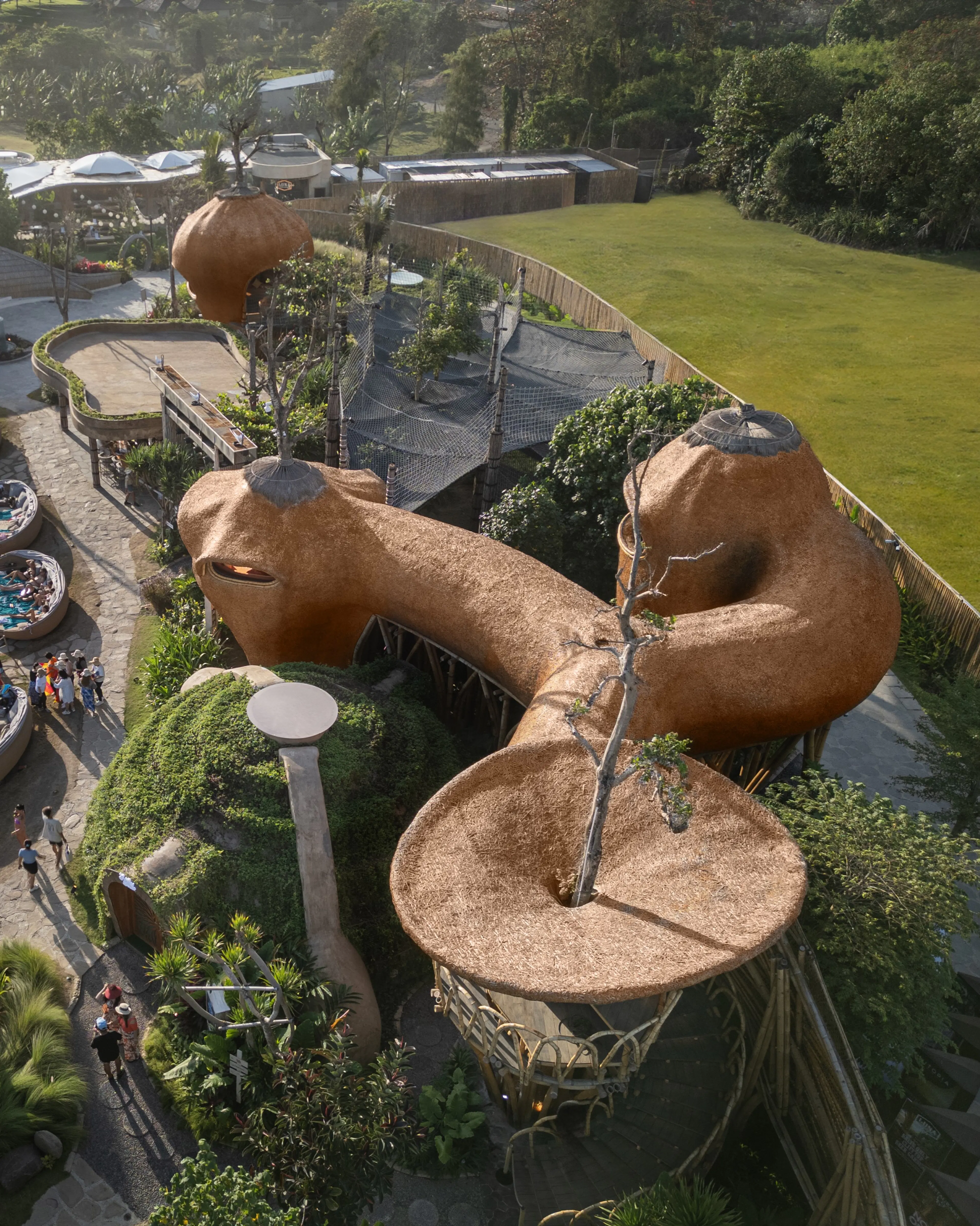 Luna Beach Club — 12