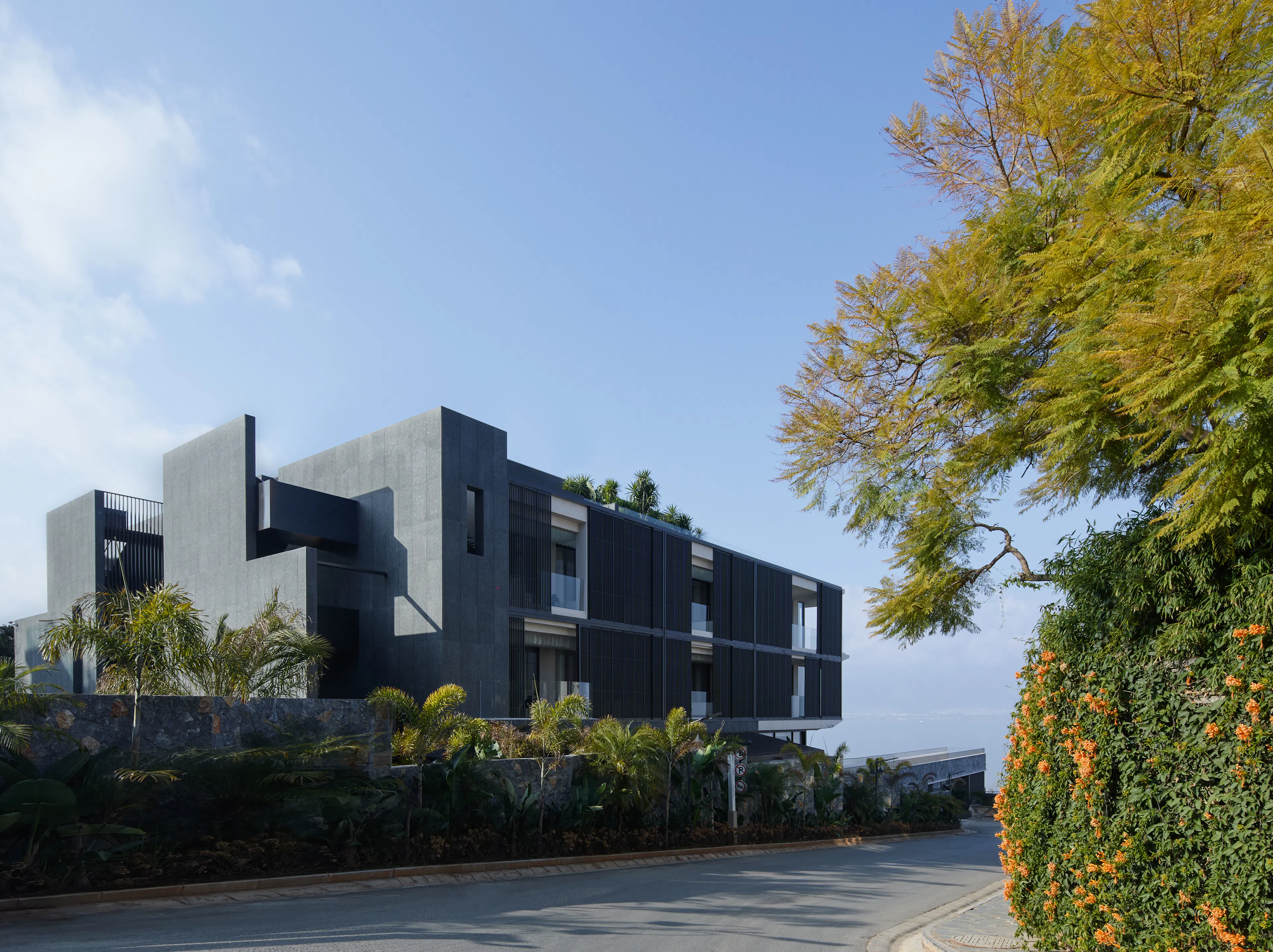 Eye of CangEr – Dali Fengyasong Hotel — 3