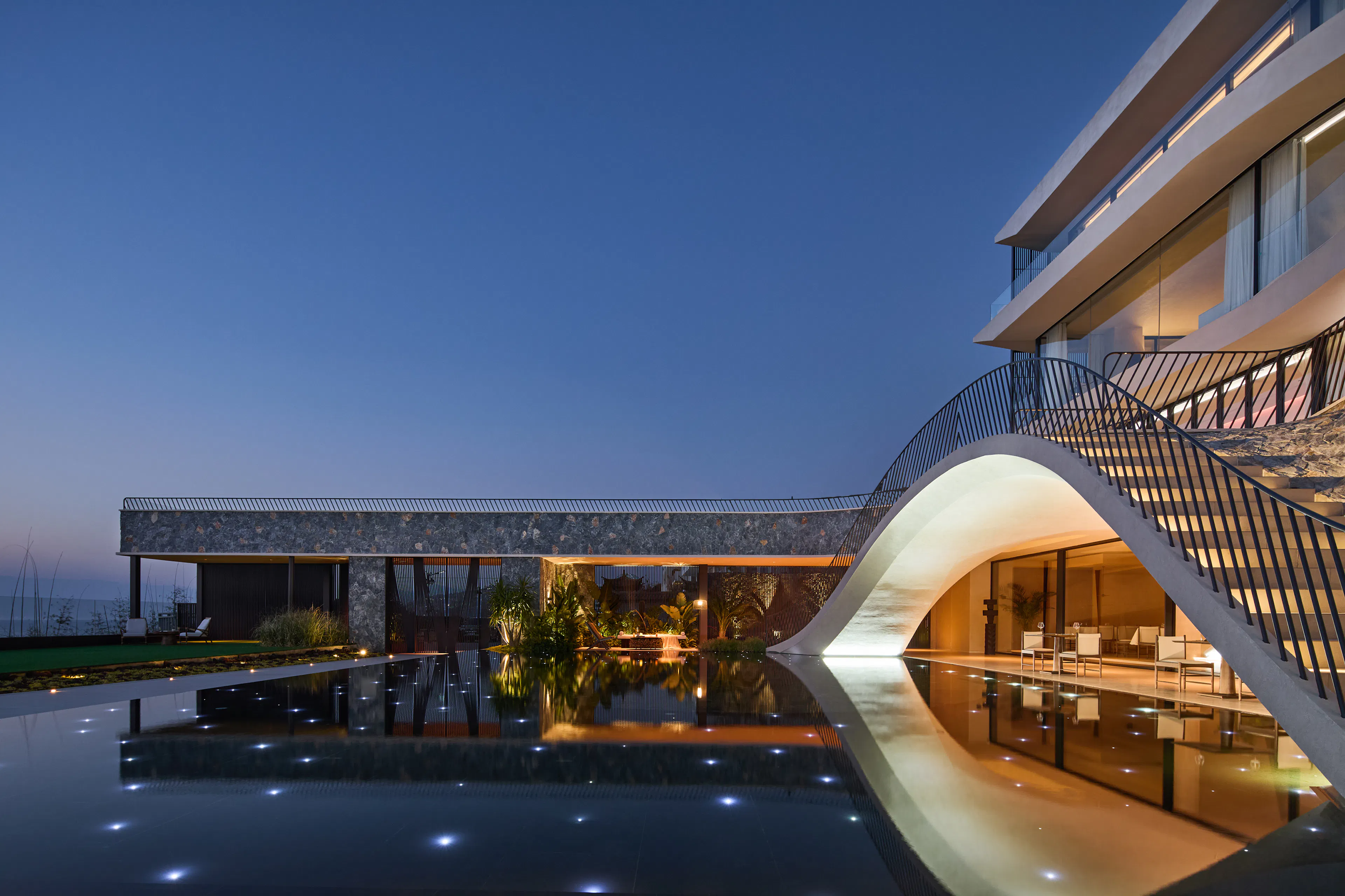 Eye of CangEr – Dali Fengyasong Hotel — 7