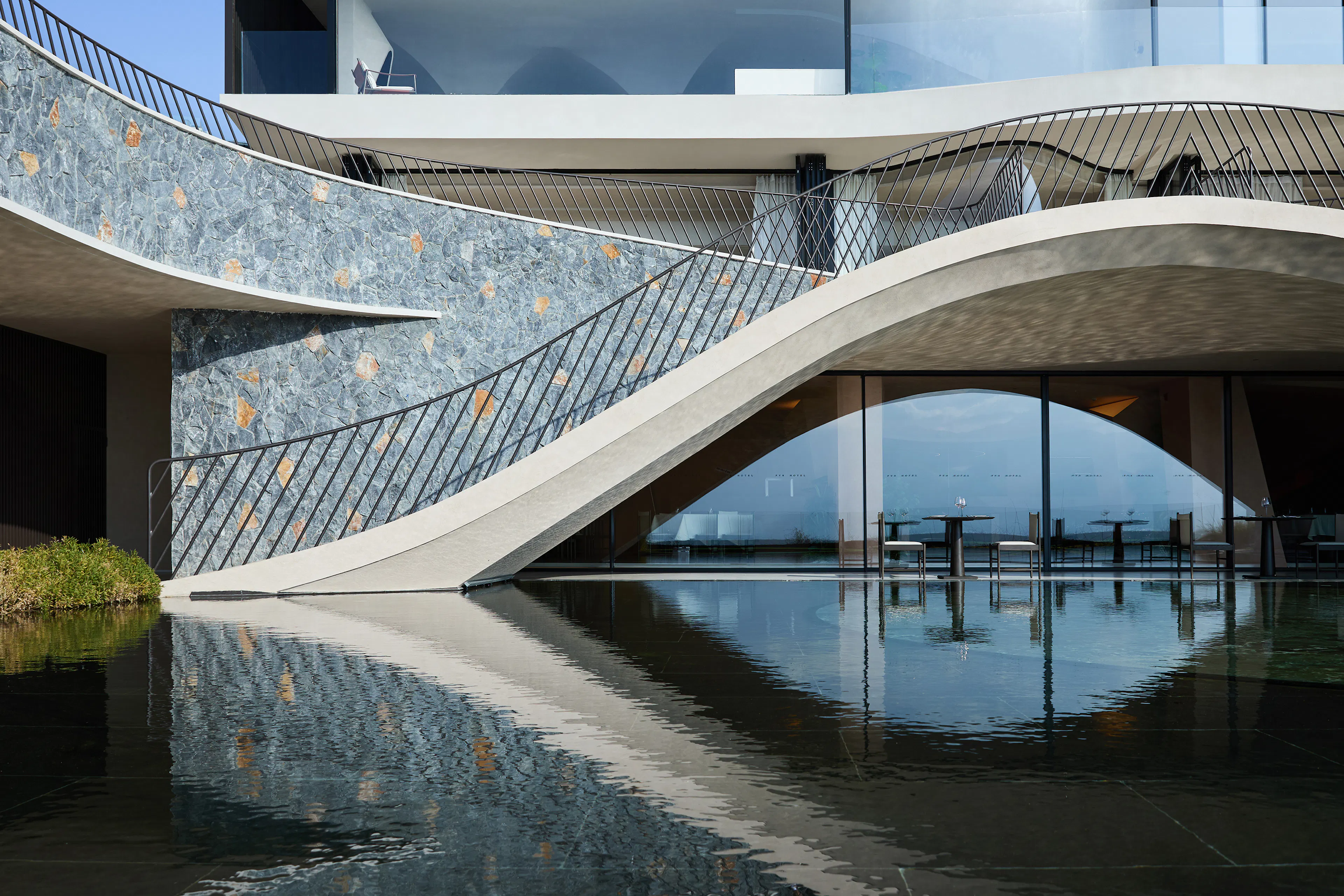 Eye of CangEr – Dali Fengyasong Hotel — 12