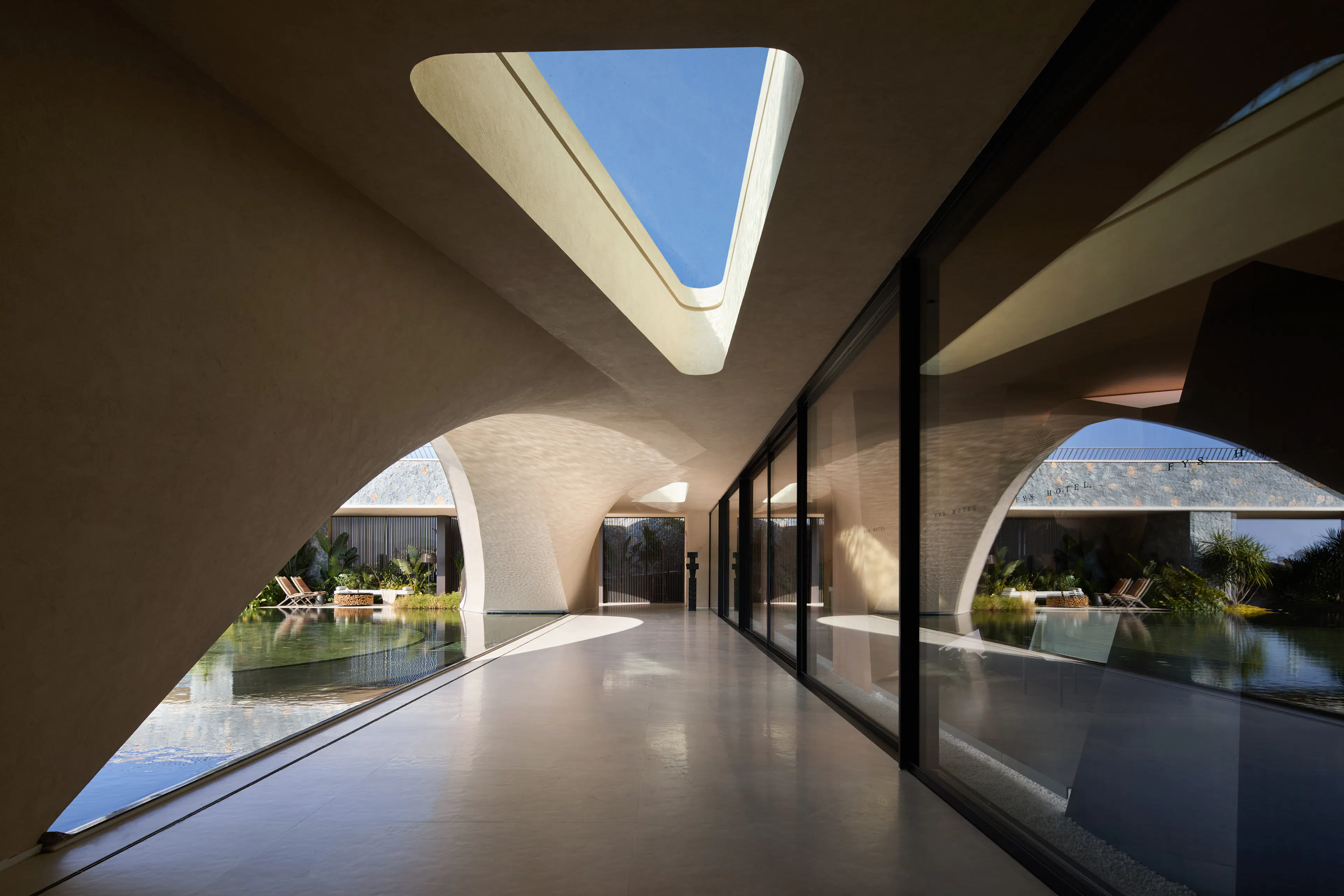 Eye of CangEr – Dali Fengyasong Hotel — 13