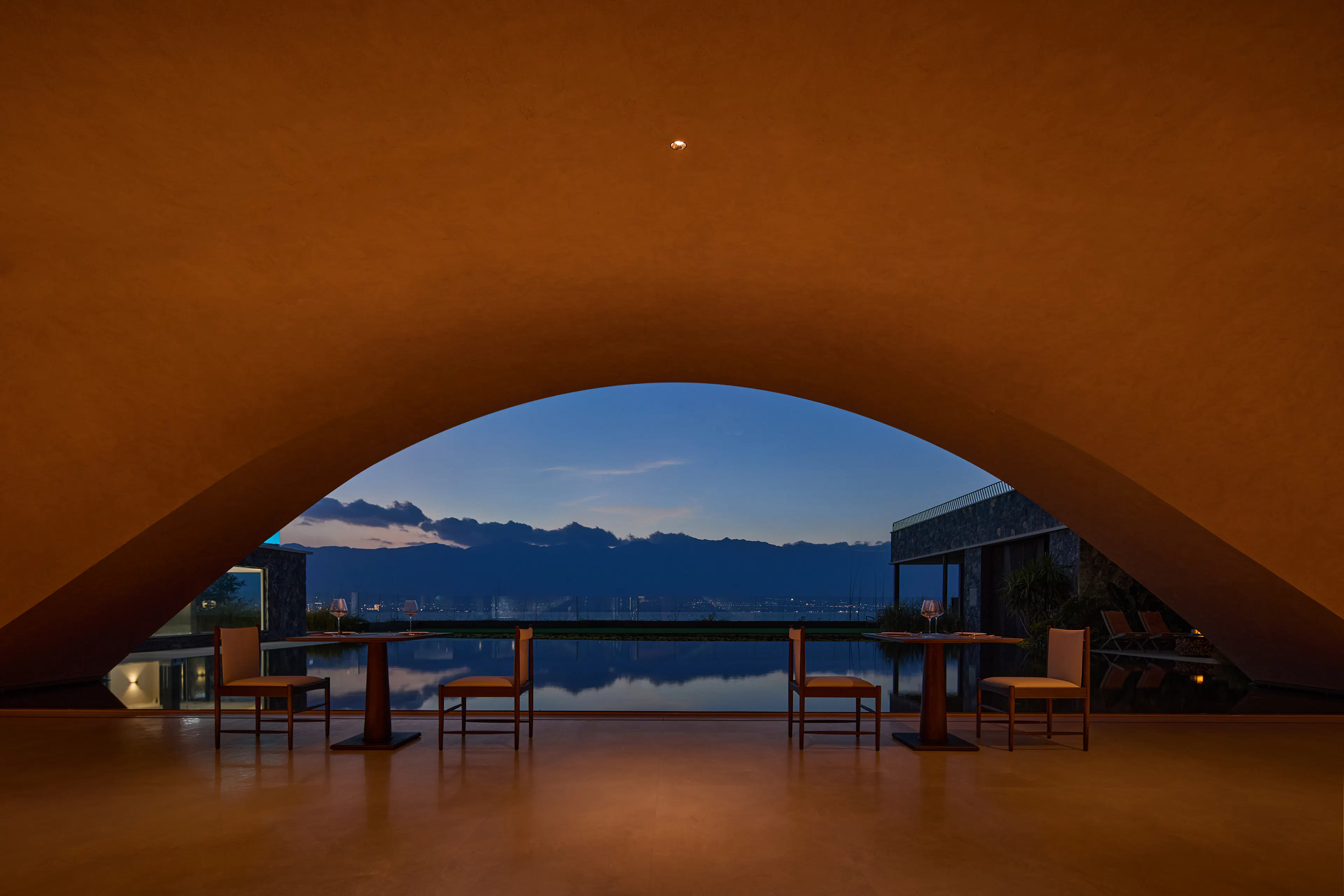 Eye of CangEr – Dali Fengyasong Hotel — 19