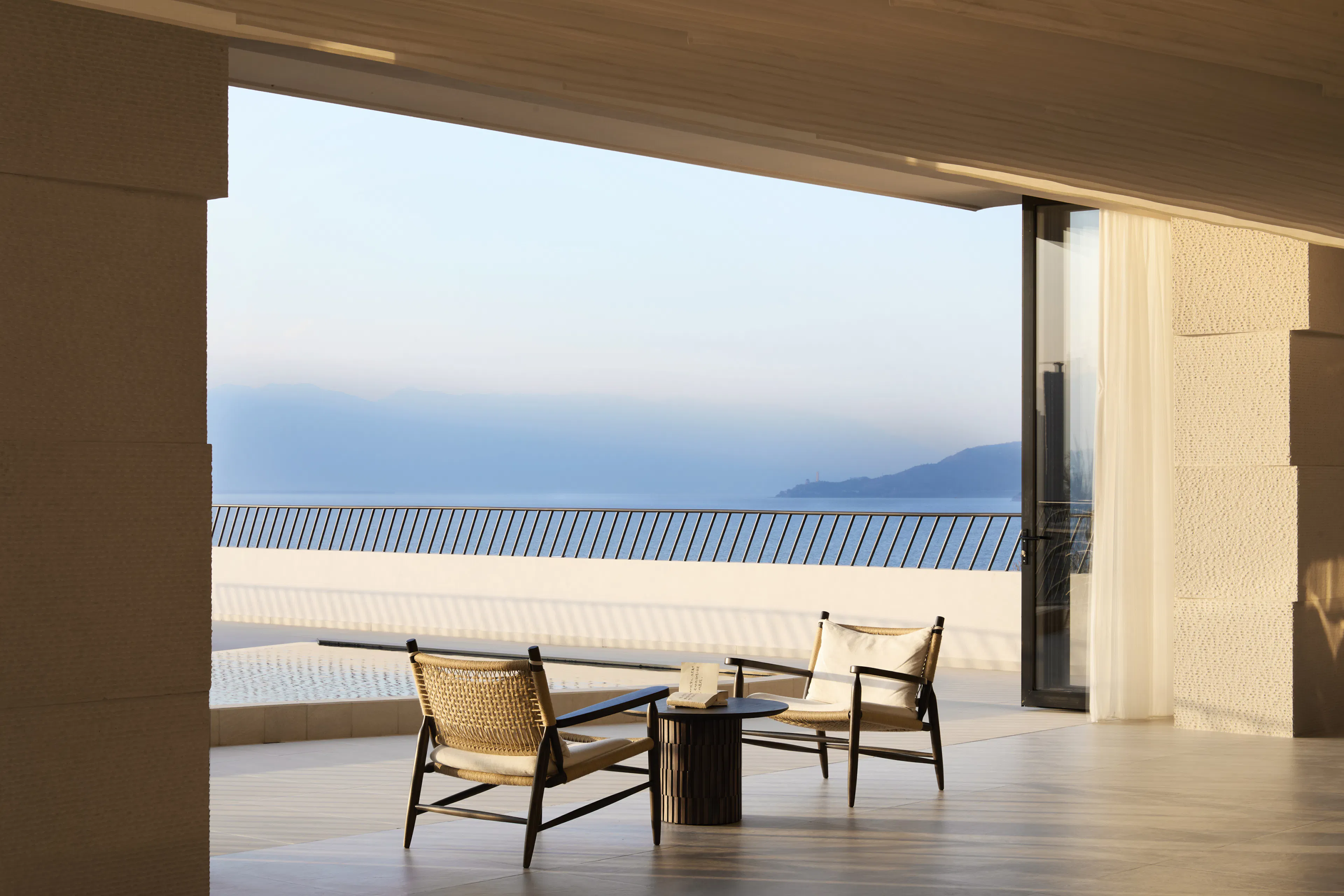 Eye of CangEr – Dali Fengyasong Hotel — 24