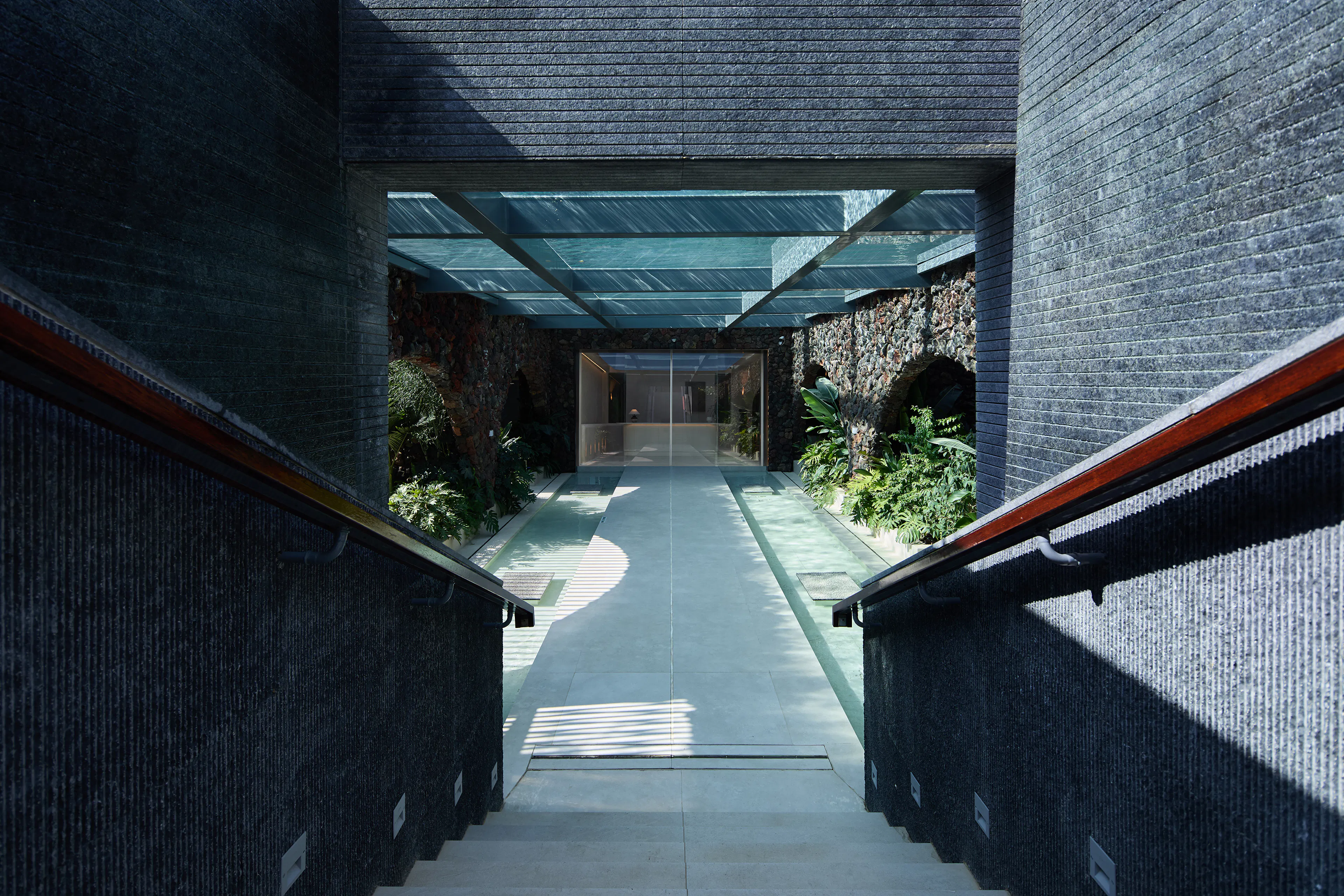 Eye of CangEr – Dali Fengyasong Hotel — 31