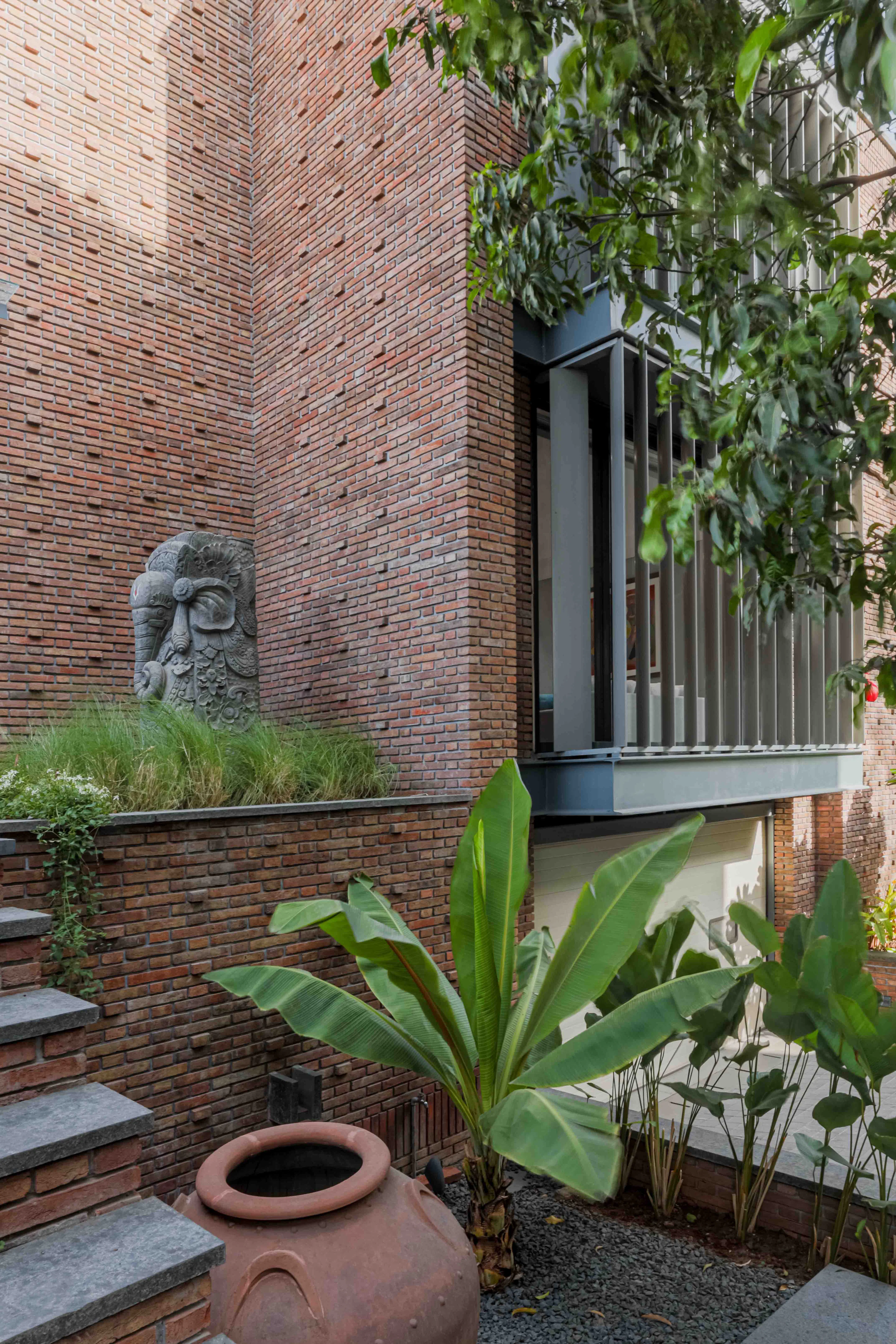 Angan (Courtyard) House — 8