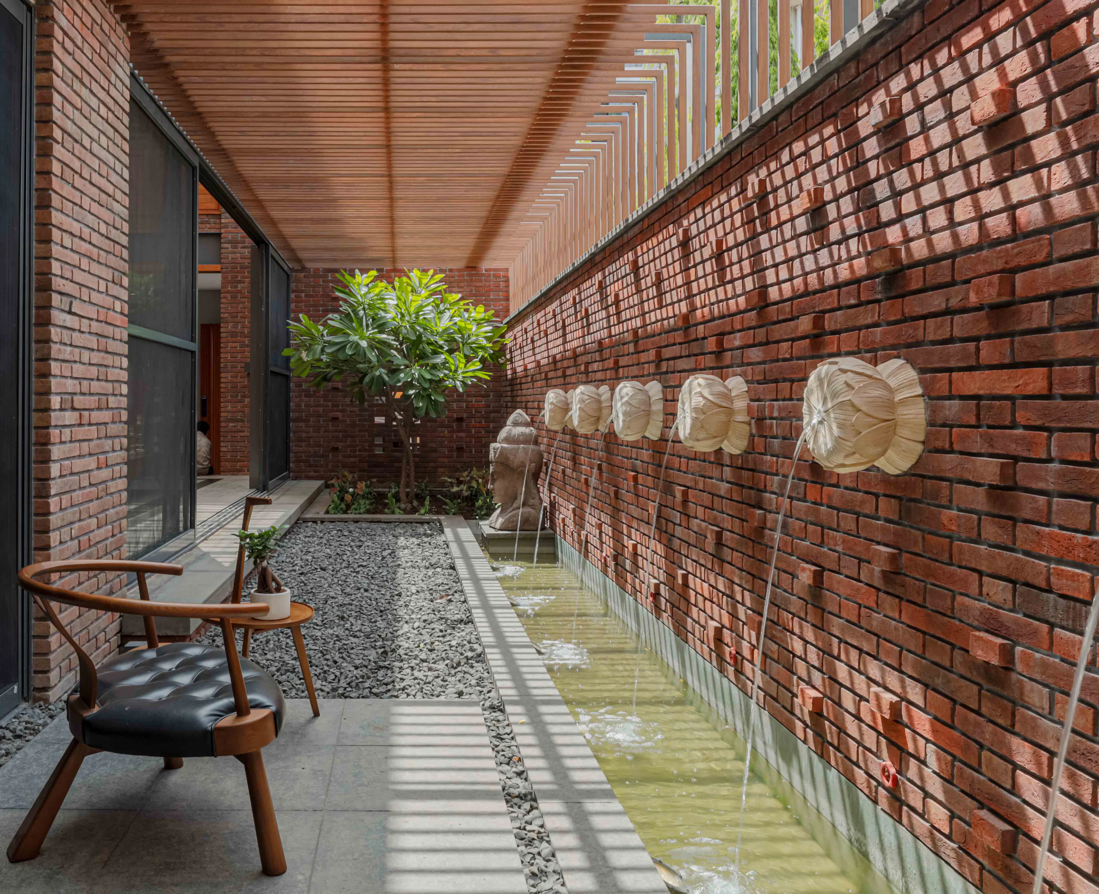 Angan (Courtyard) House — 15