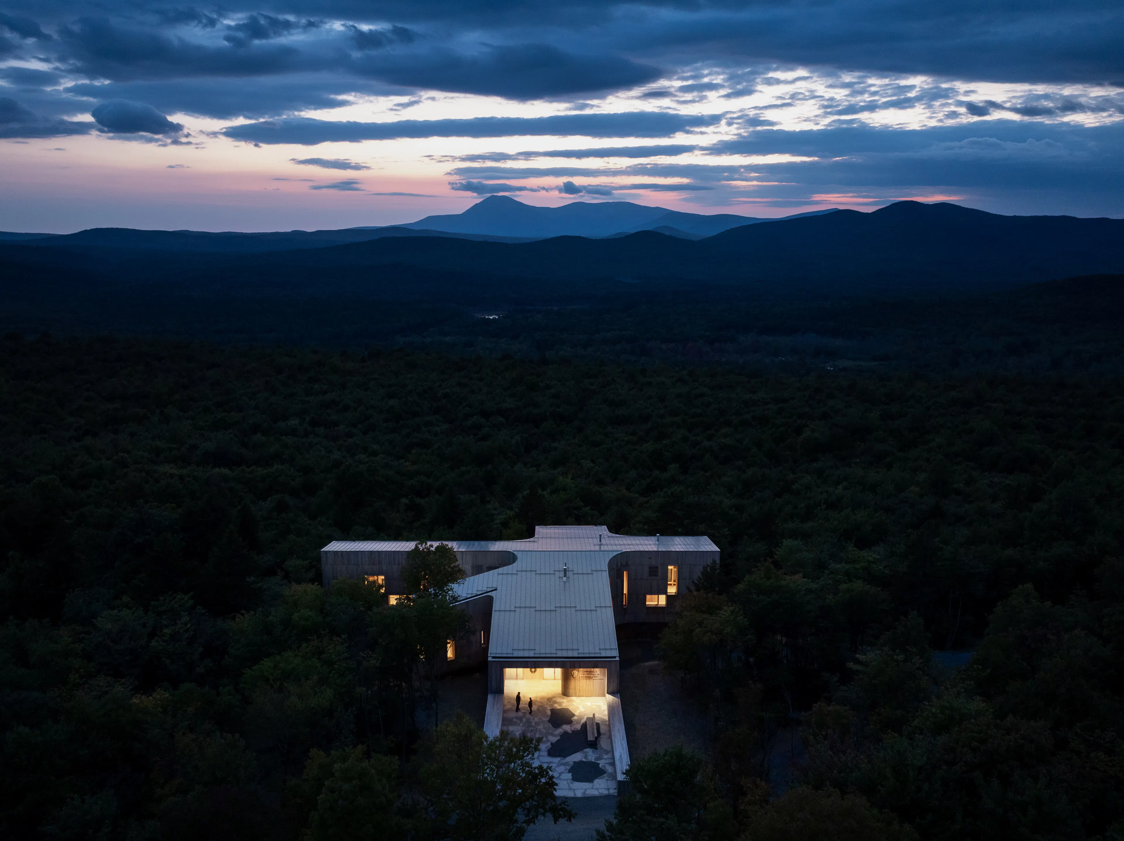 Tekαkαpimək Contact Station — 14