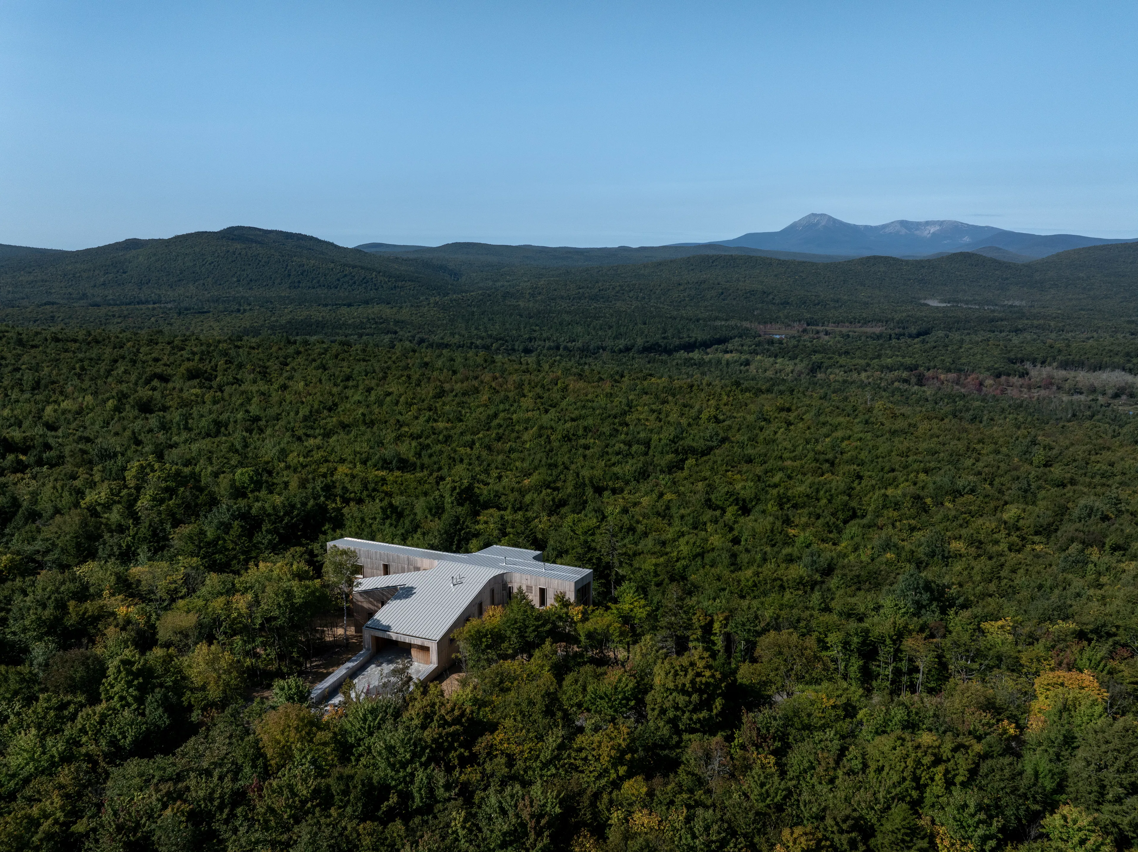 Tekαkαpimək Contact Station — 18