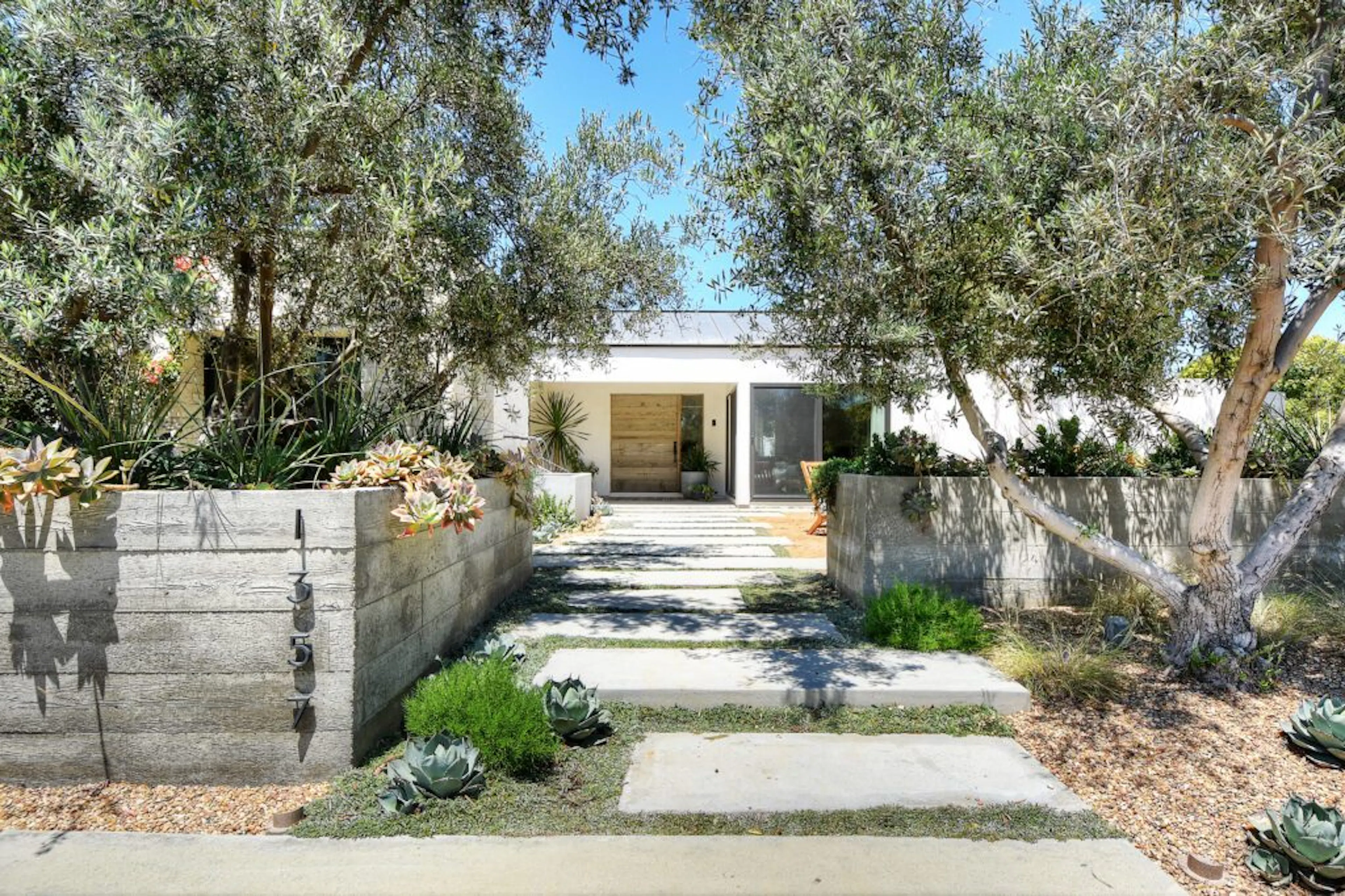 On the Edge of the Continent — 8