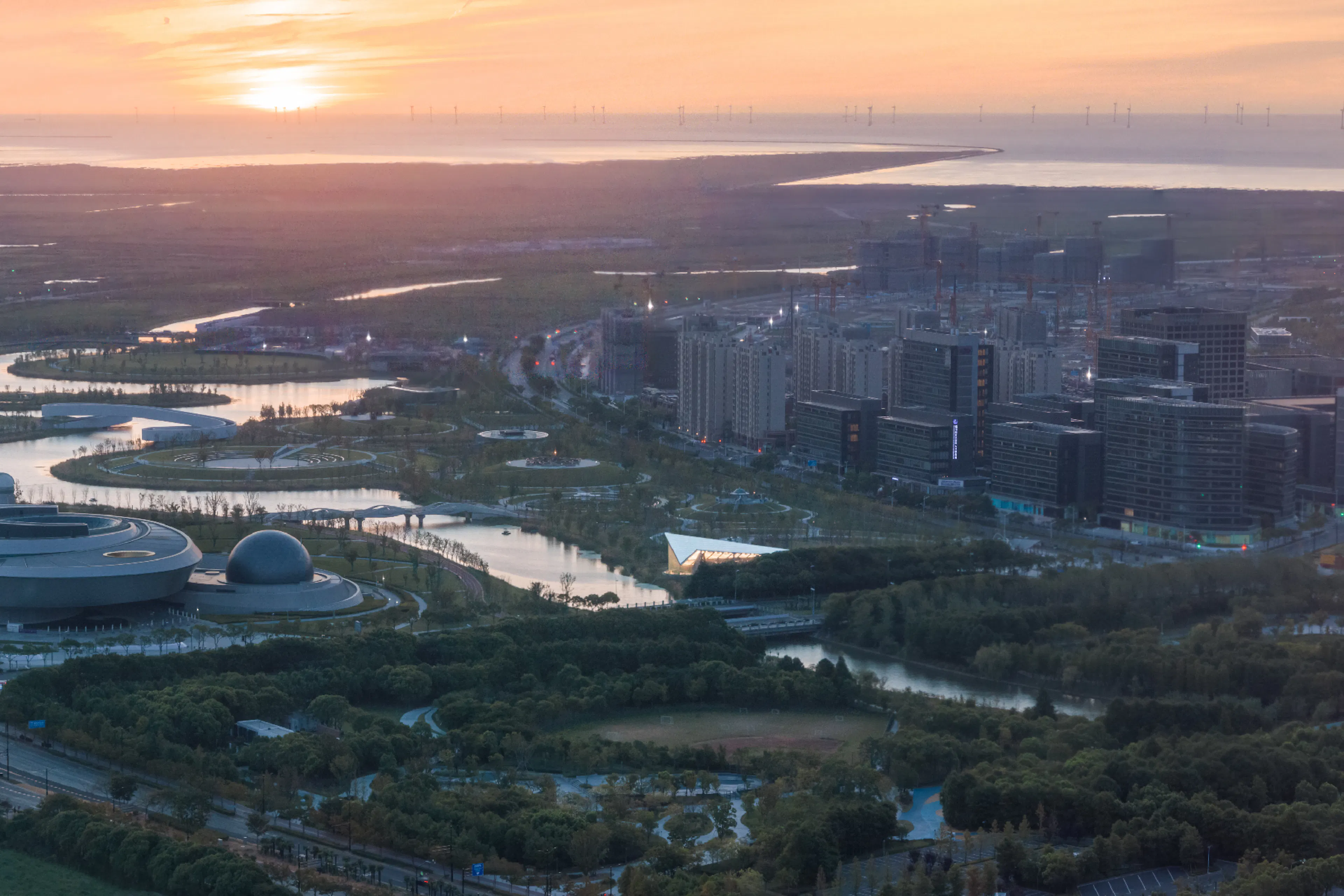 Zero-Carbon Origami Airplane— Shanghai Lin’gang Starry Sky Theme Park Visitor Service Center — 3