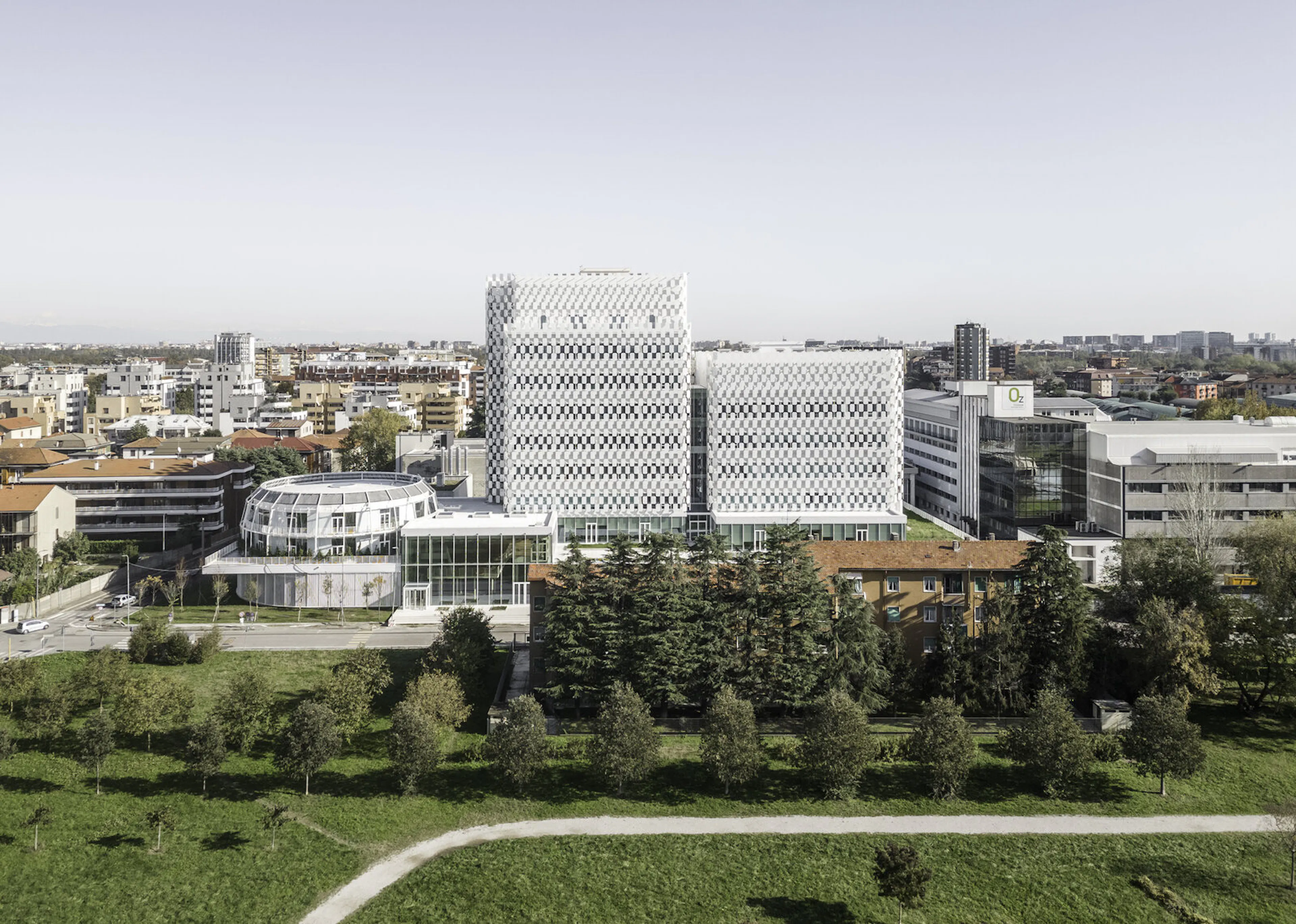 EARTH STATIONS MANY HANDS — 7