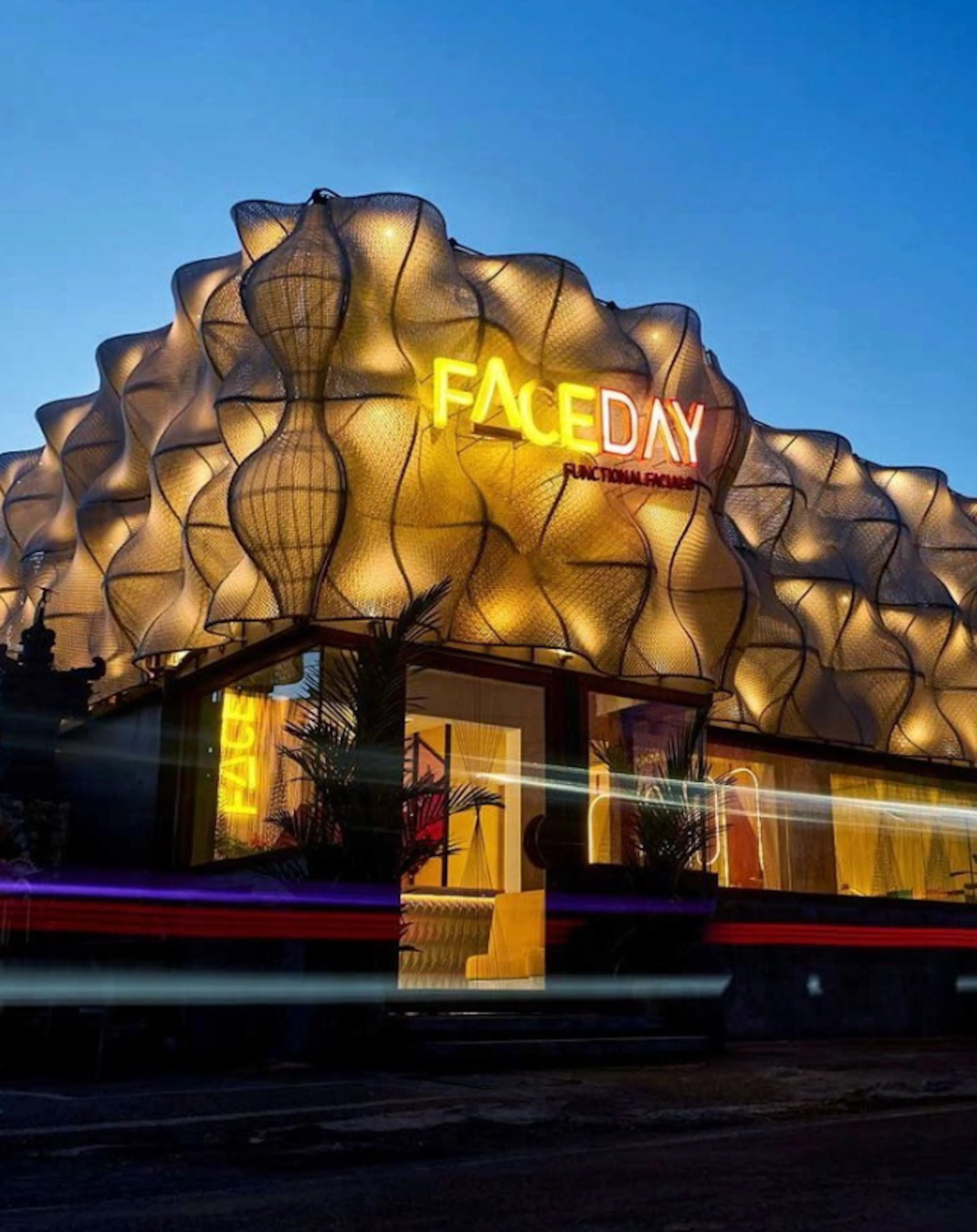 Luna Beach Club — 31