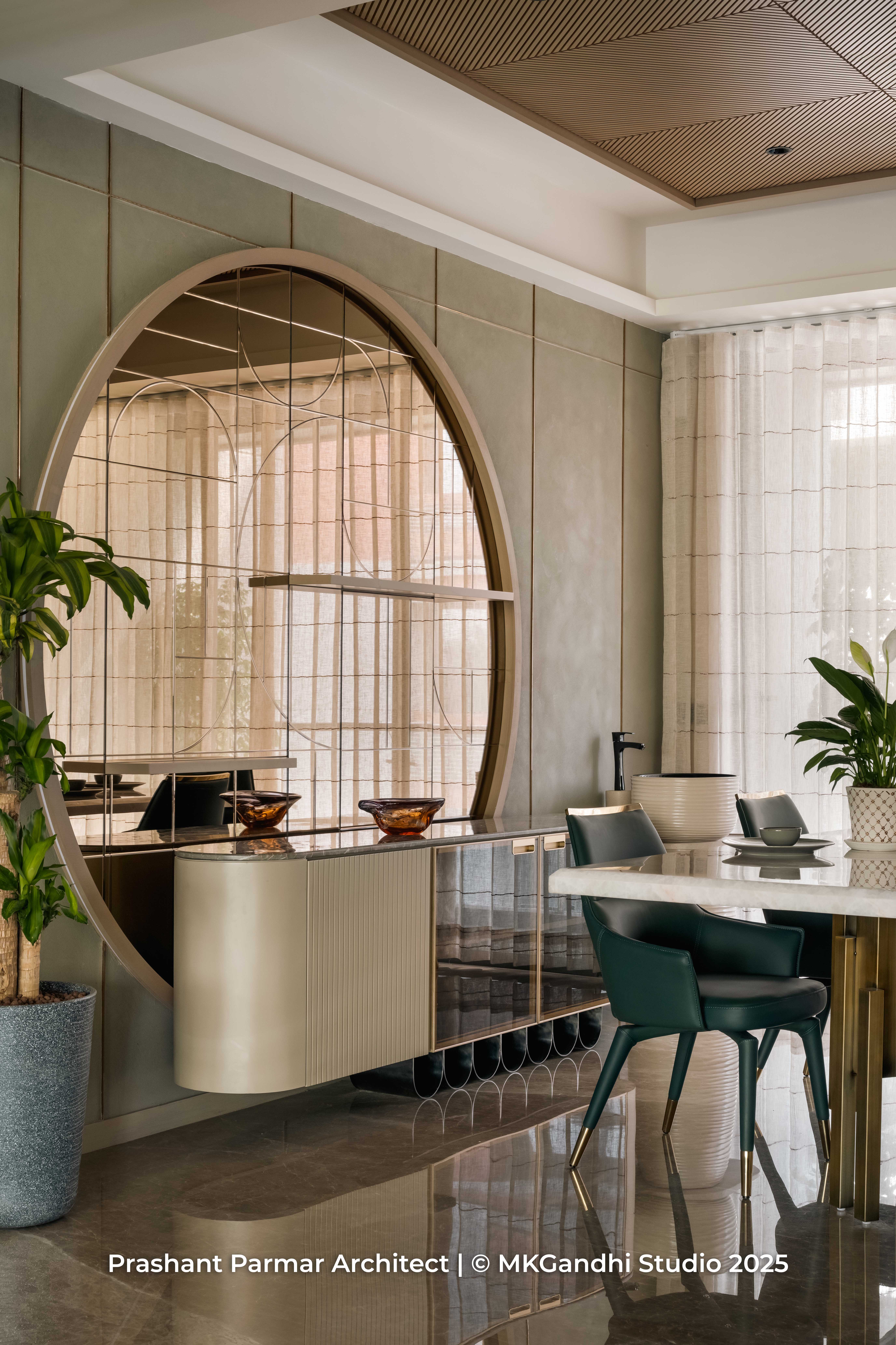 Idea 4281530: Graceful 5BHK Interiors at Viola Apartment by Prashant ...