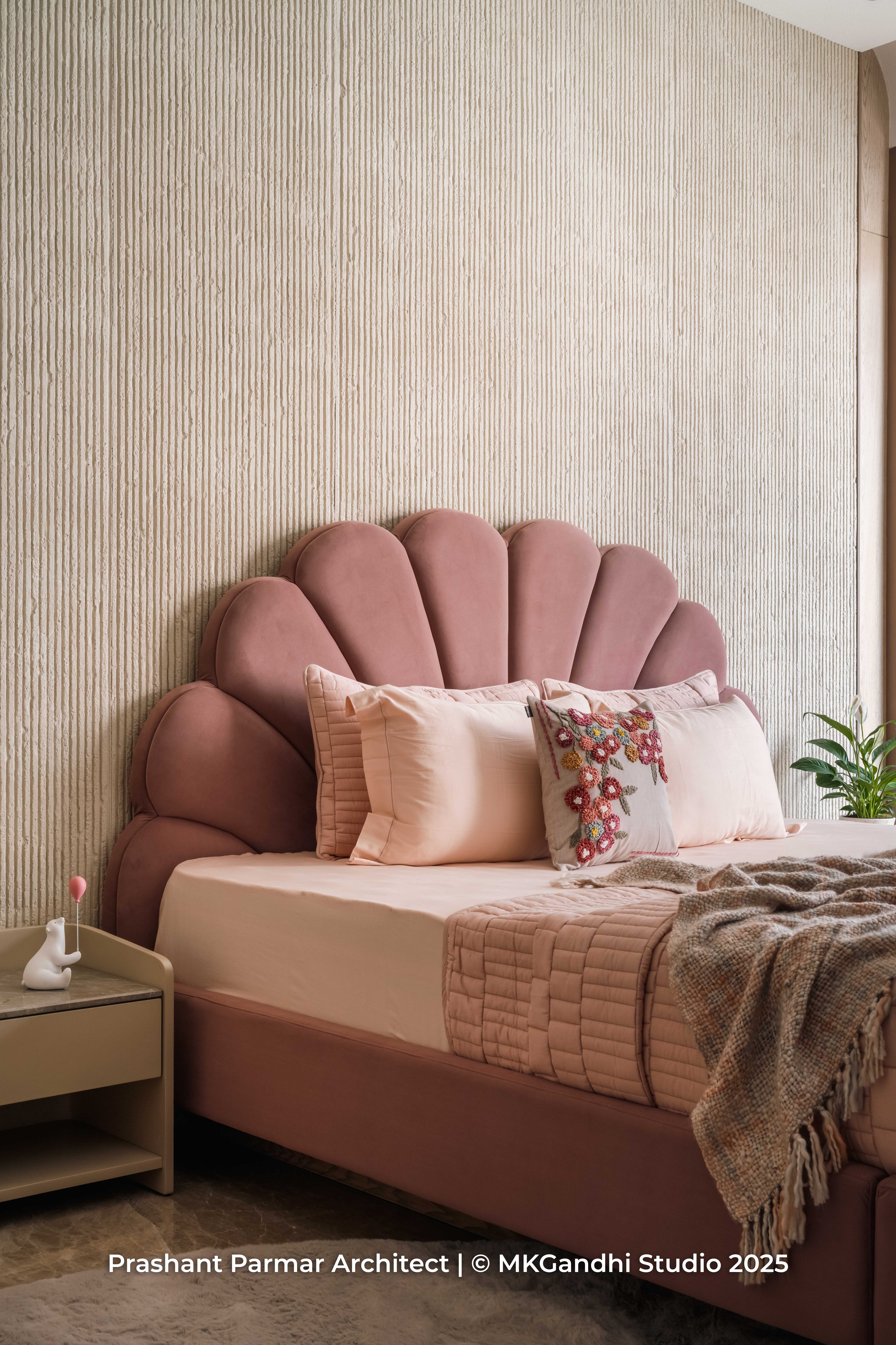 Graceful 5BHK Interiors at Viola Apartment by Prashant Parmar Architect ...