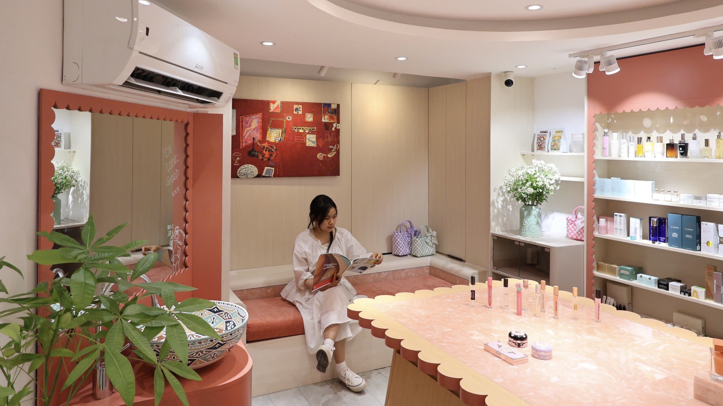 Nika Cosmetics 1 by SUPPERCAAT - Danang Interior Design - Architizer