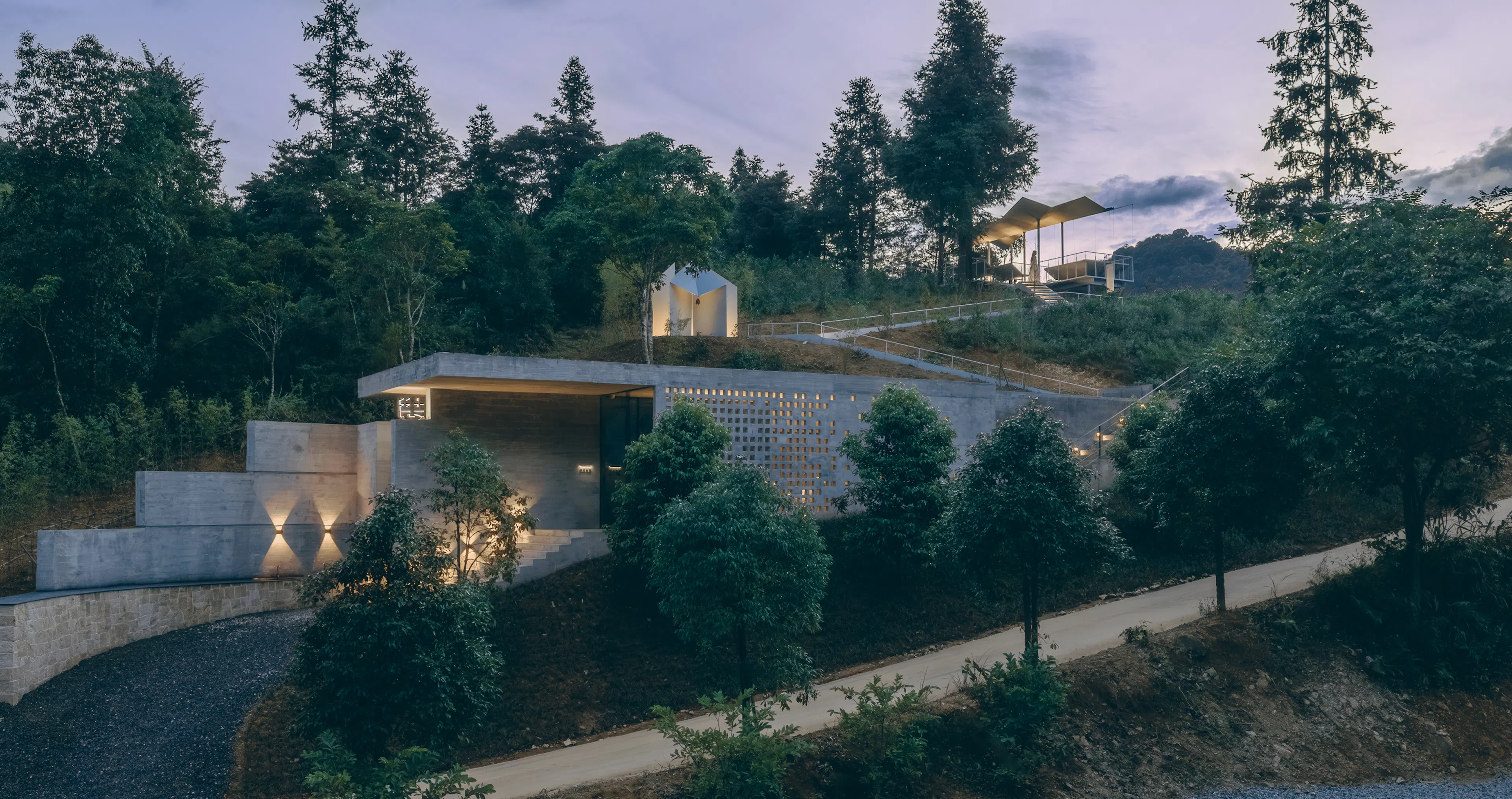 Sway in the Mountains: Miao Village Stilted Wooden House Hotel — 18