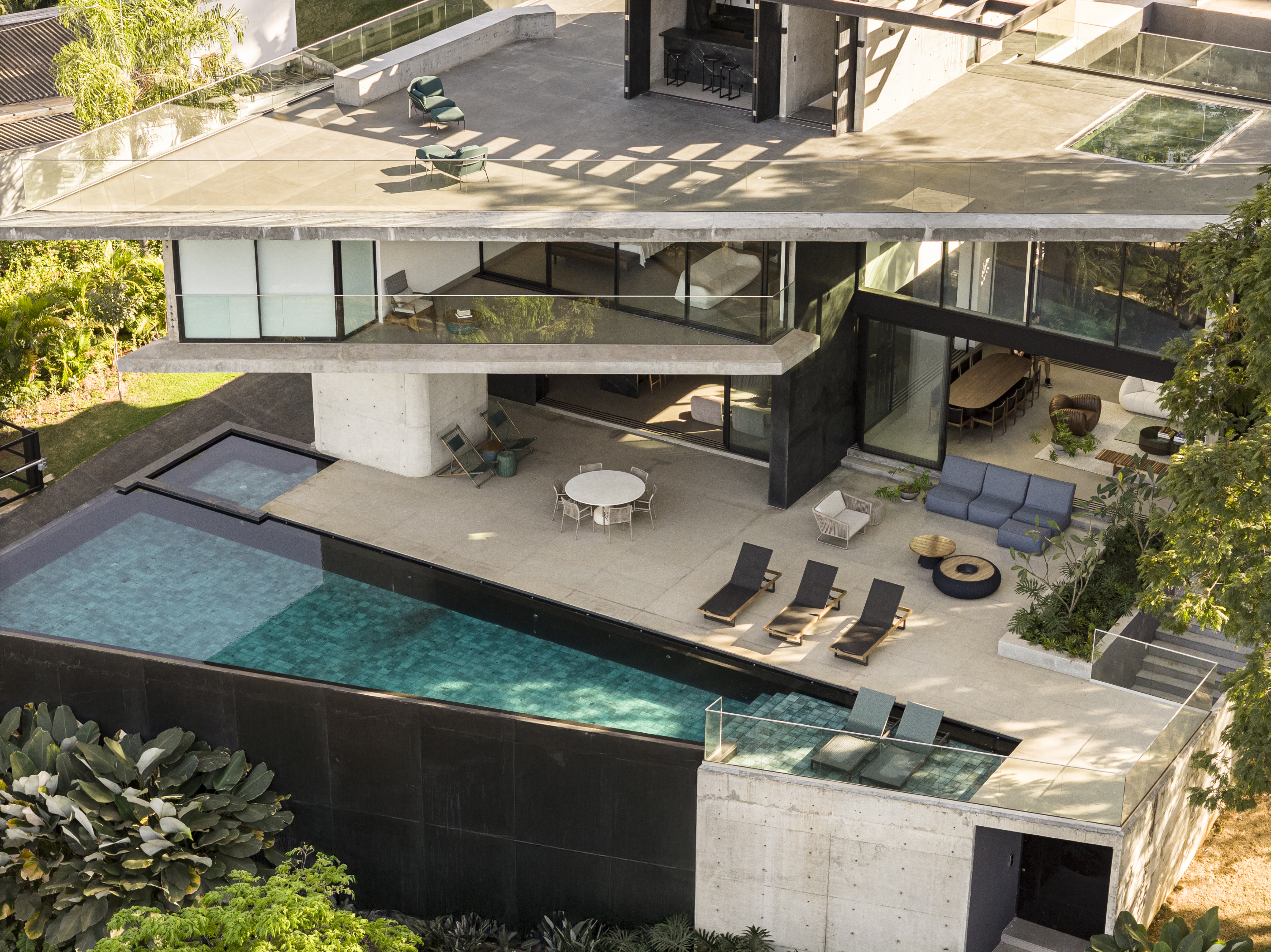 Idea 4348778: Concrete House by dayala e rafael arquitetos associados ...