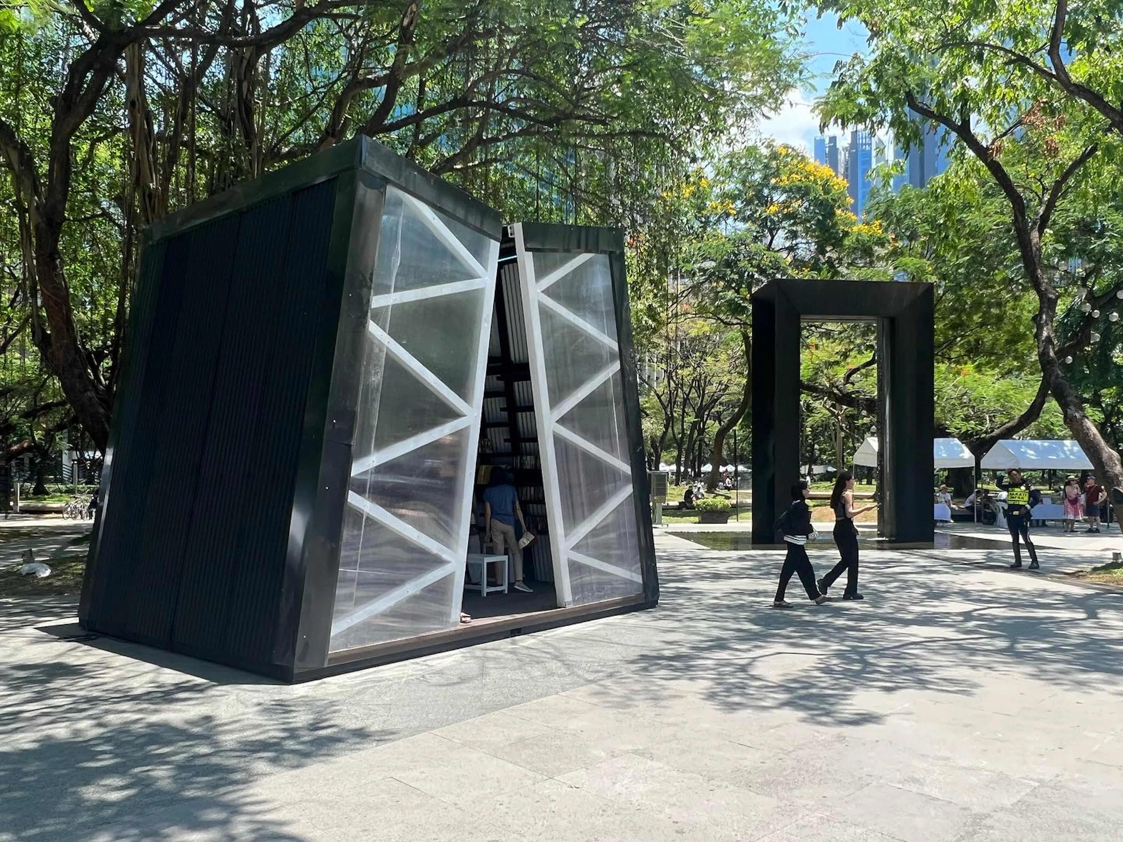 The Book Stop 5 — 31