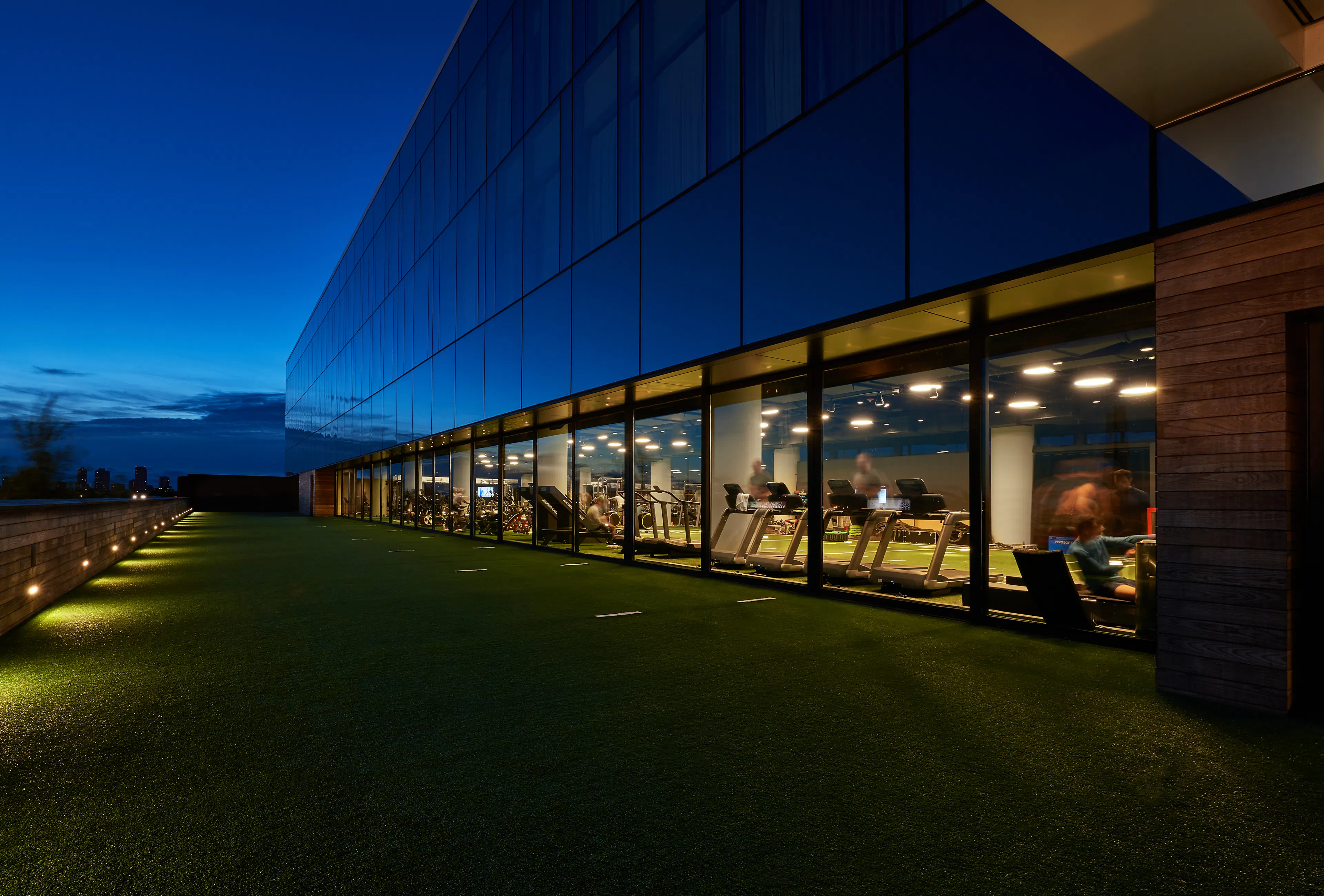 American Airlines Admirals Club at DCA — 22