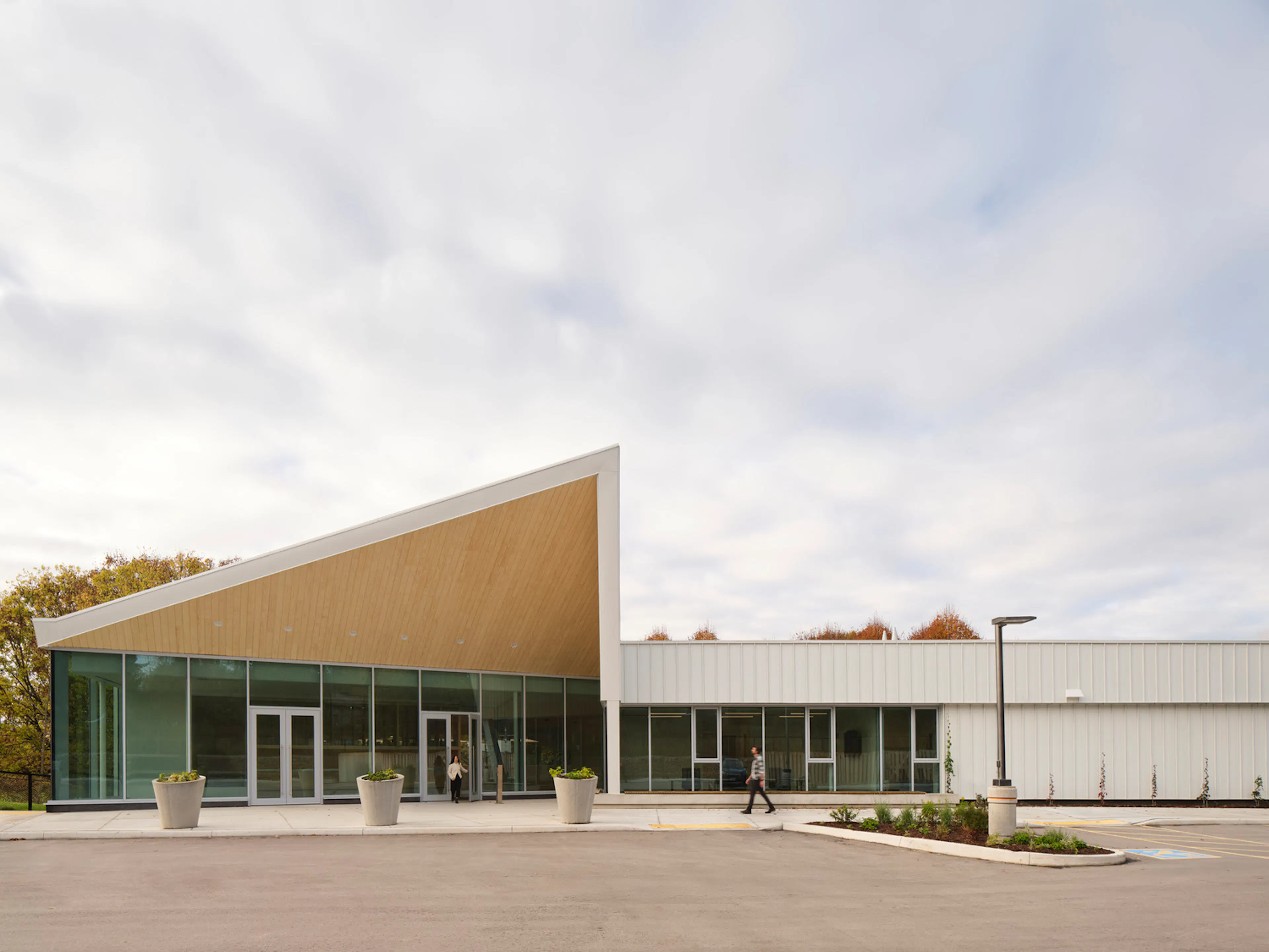 University of Guelph Honey Bee Research Centre — 2