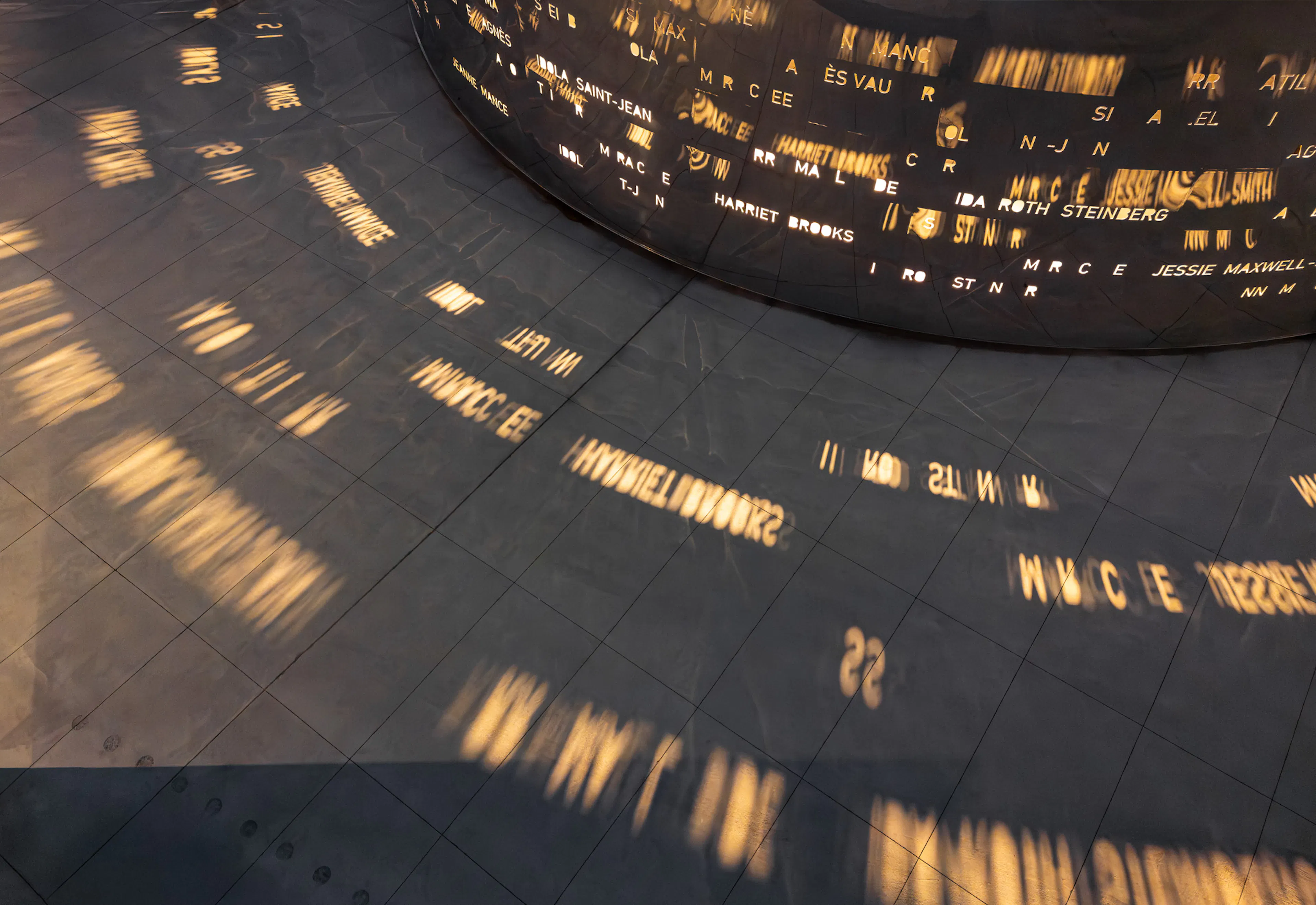 Place des Montréalaises — 9