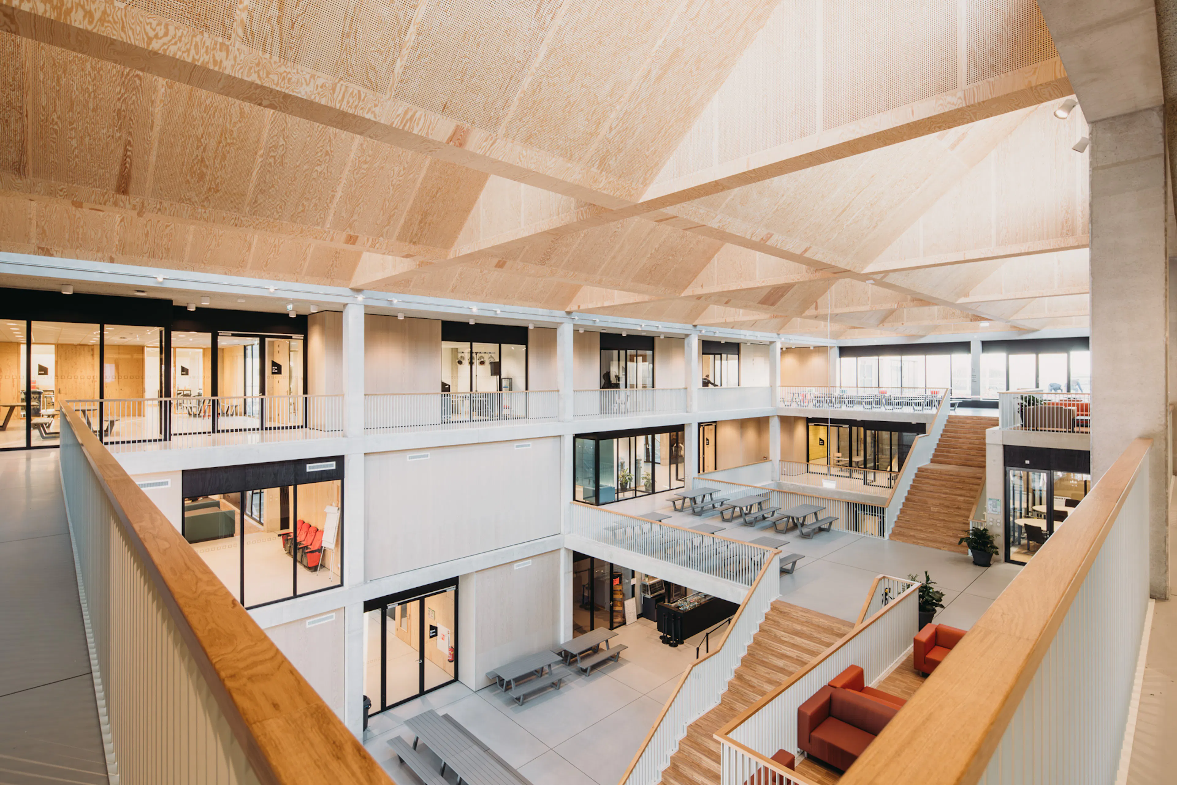 SuperHub Meerstad — 11