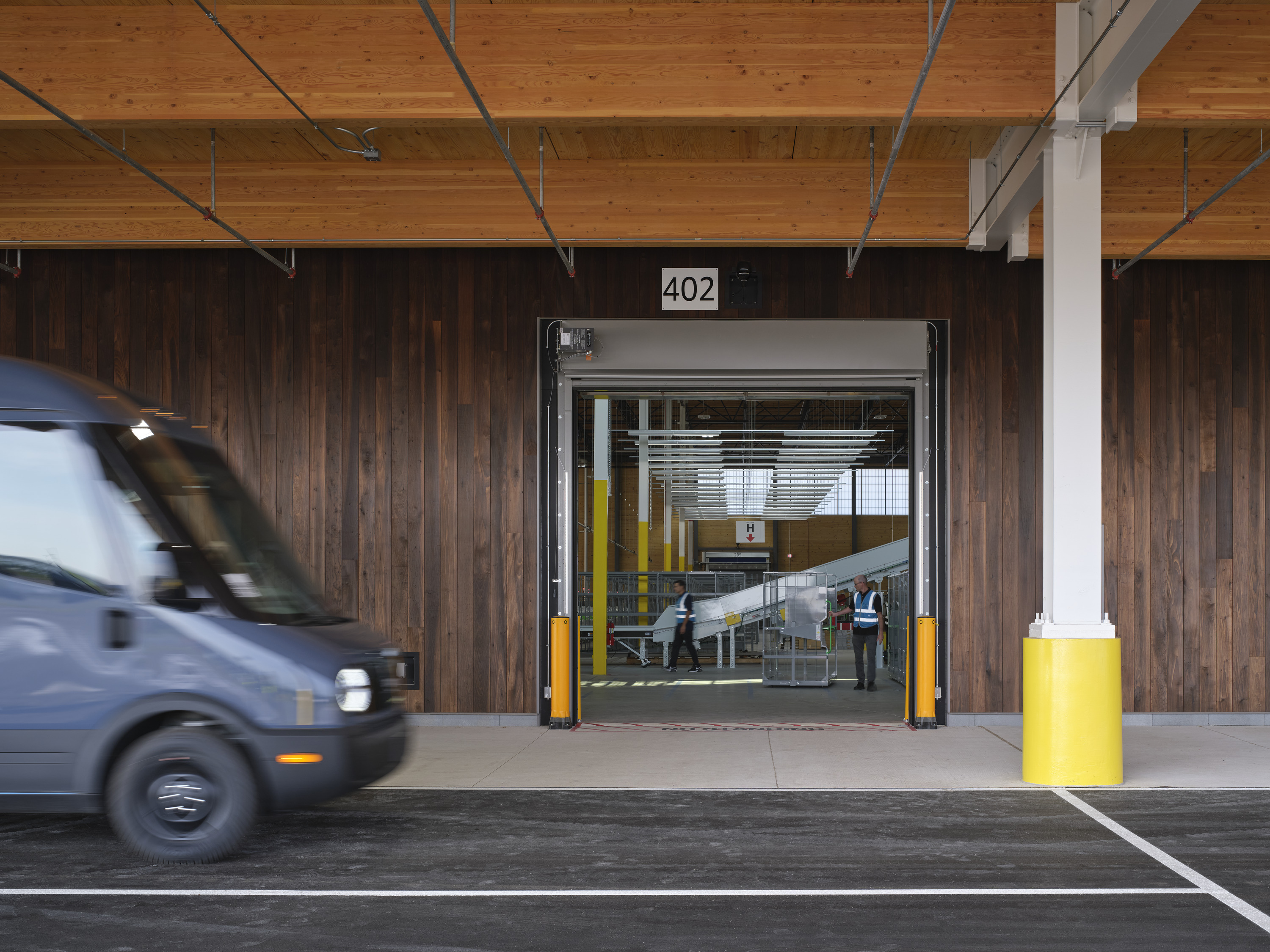 Amazon, DII5 Delivery Station