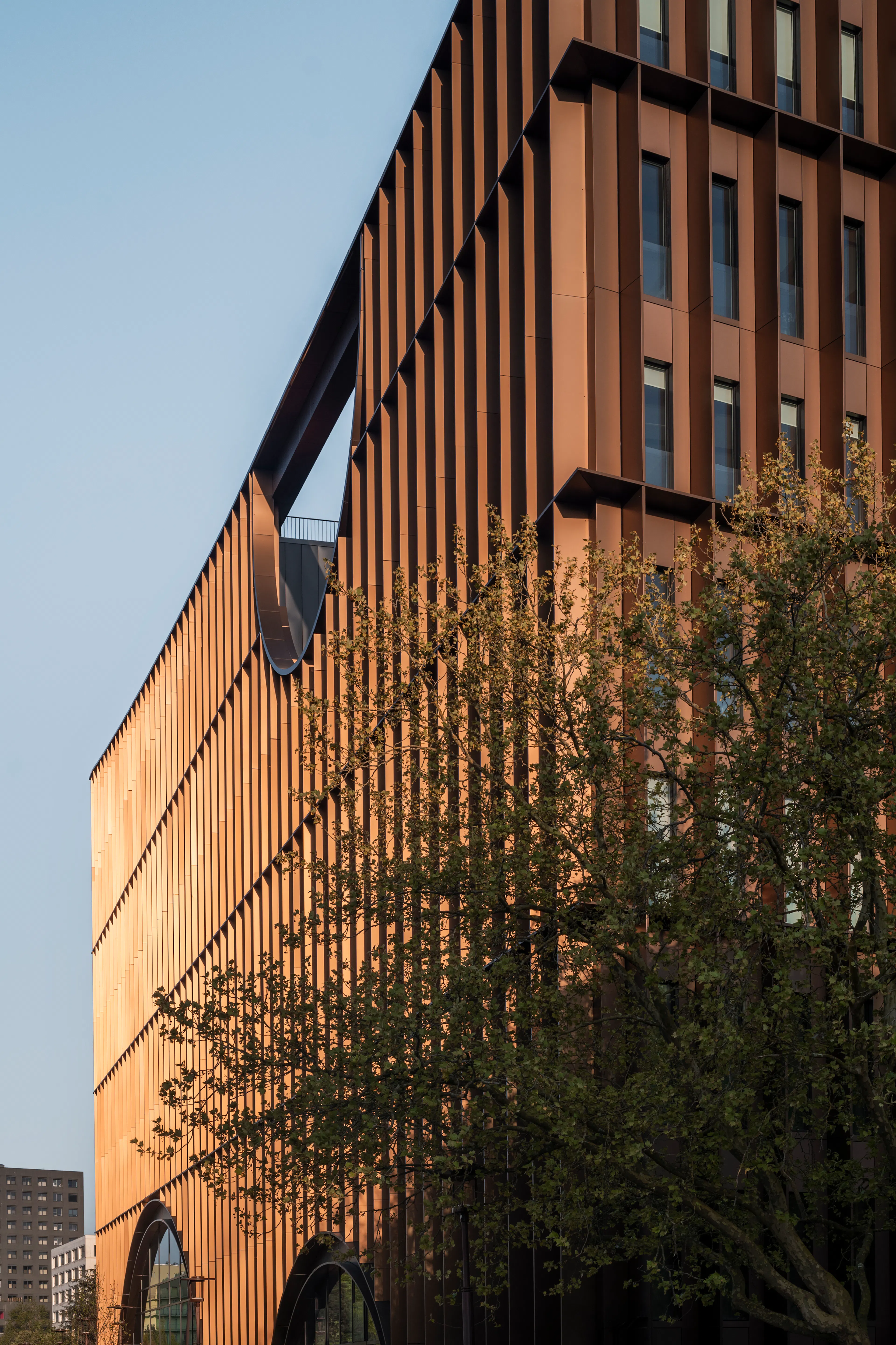 Grande Arme-l1ve, restructuring modernism — 19