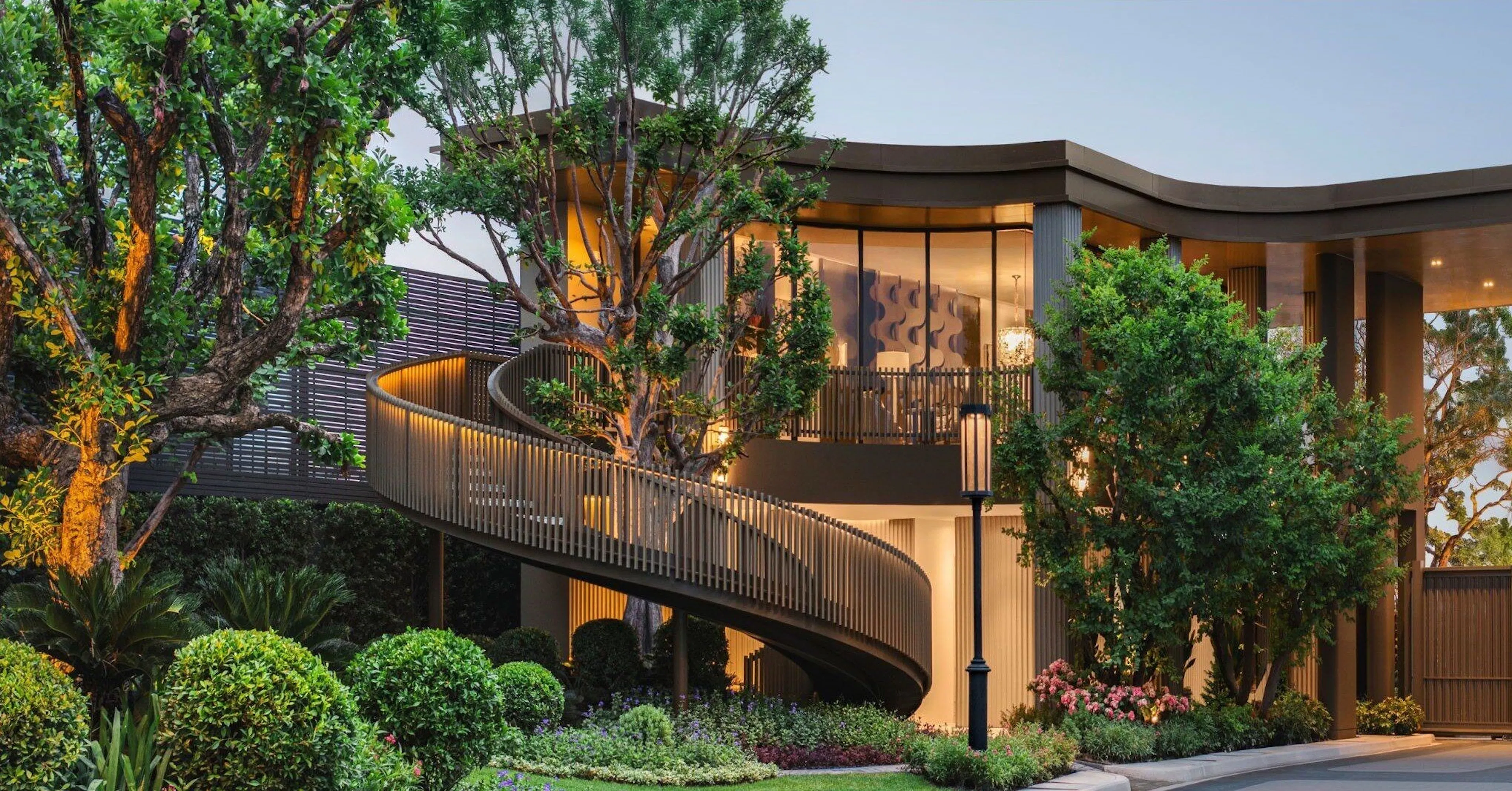 LIFE LADPRAO THE VALLEY — 4