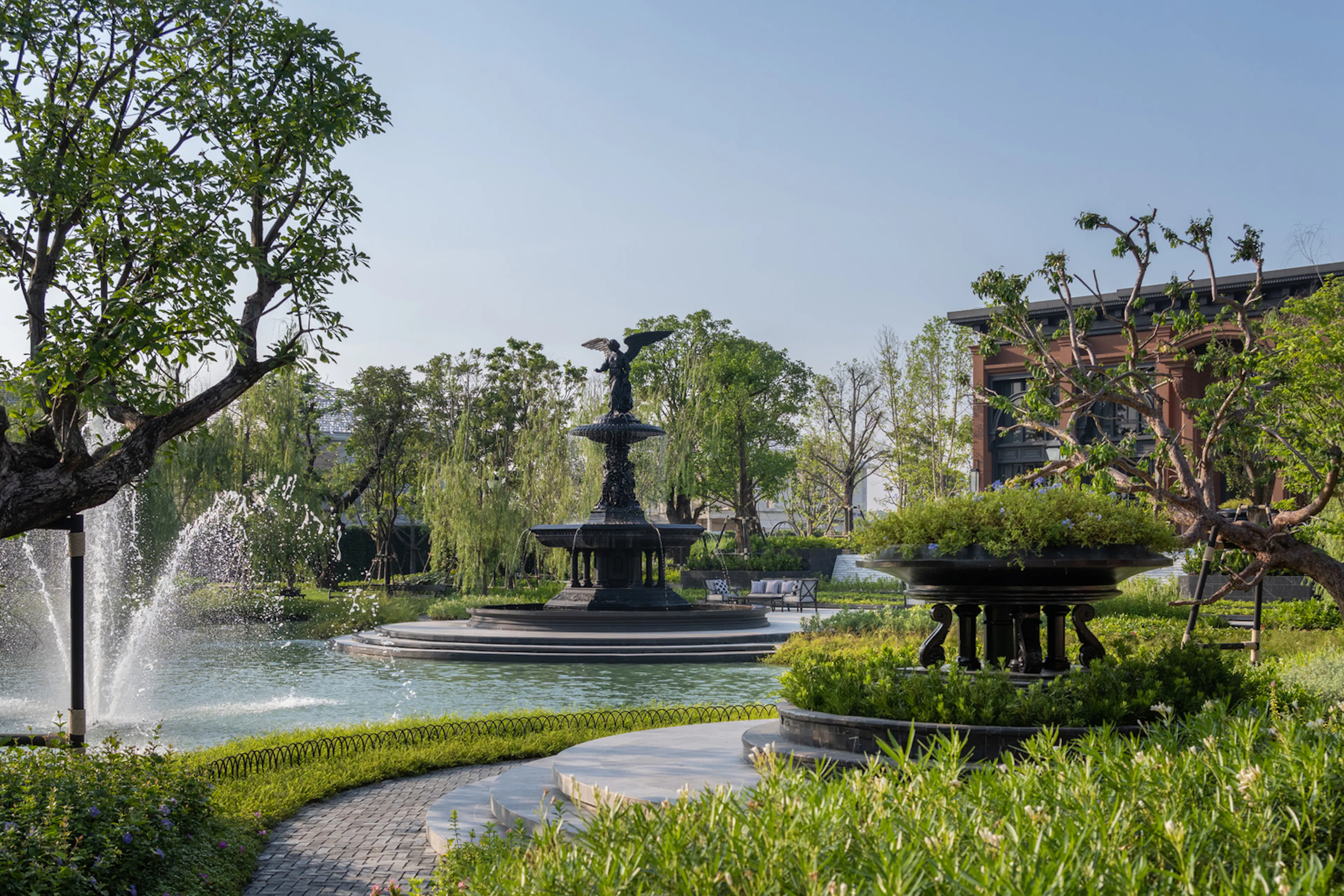 LIFE LADPRAO THE VALLEY — 3