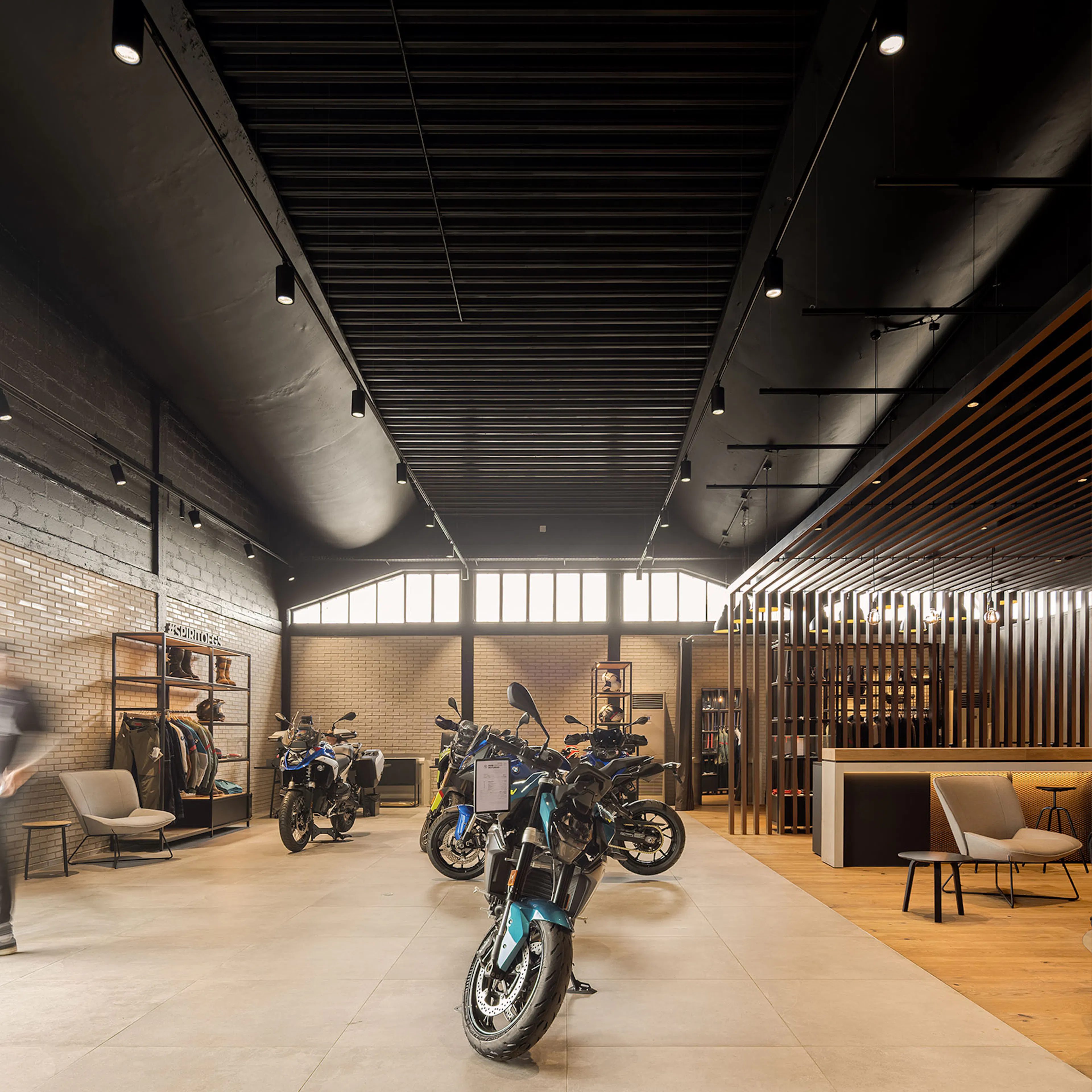 BMCAR . Avenida dos Aliados . Porto. Portugal — 17