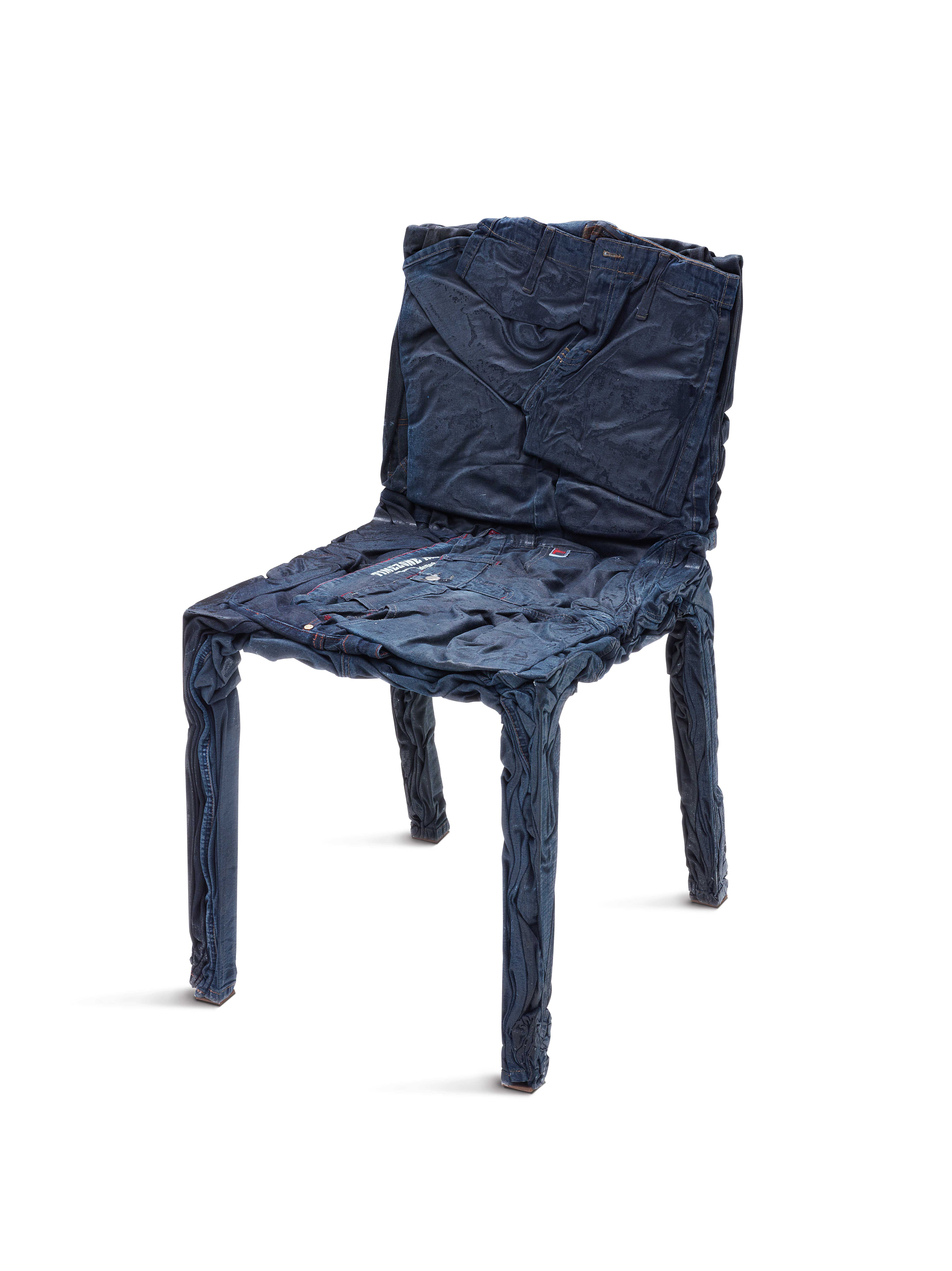 REMEMBER ME | Chair
