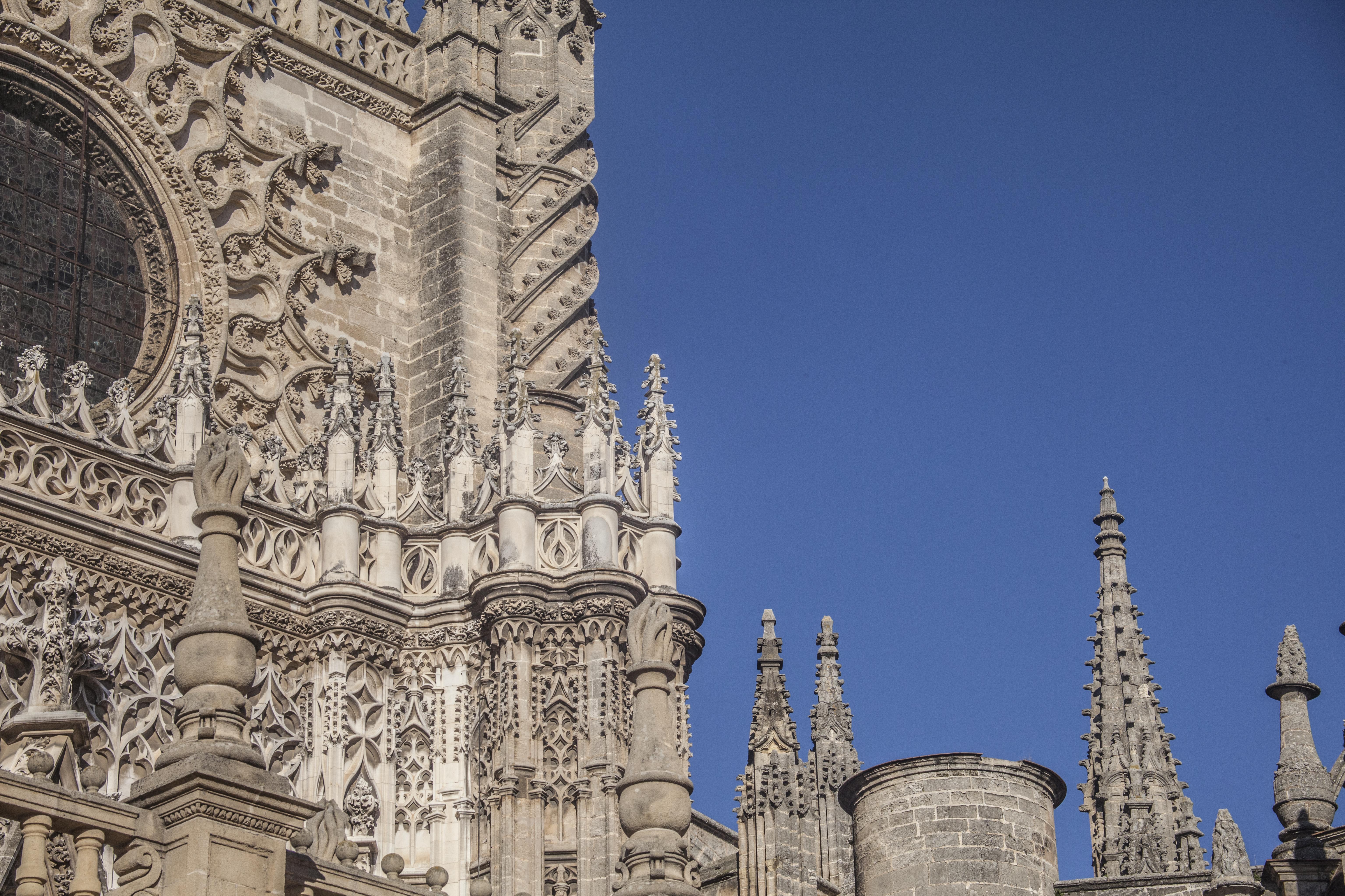 RESTAURATION WORKS in natural stone Albamiel | Seville Cathedral