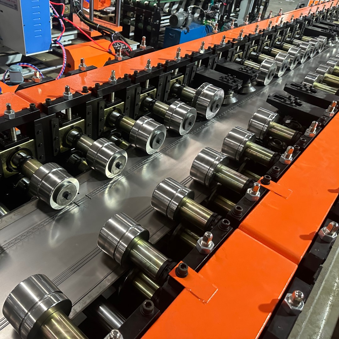 Garage door roll forming lines struts or other custom profiles roll forming machine