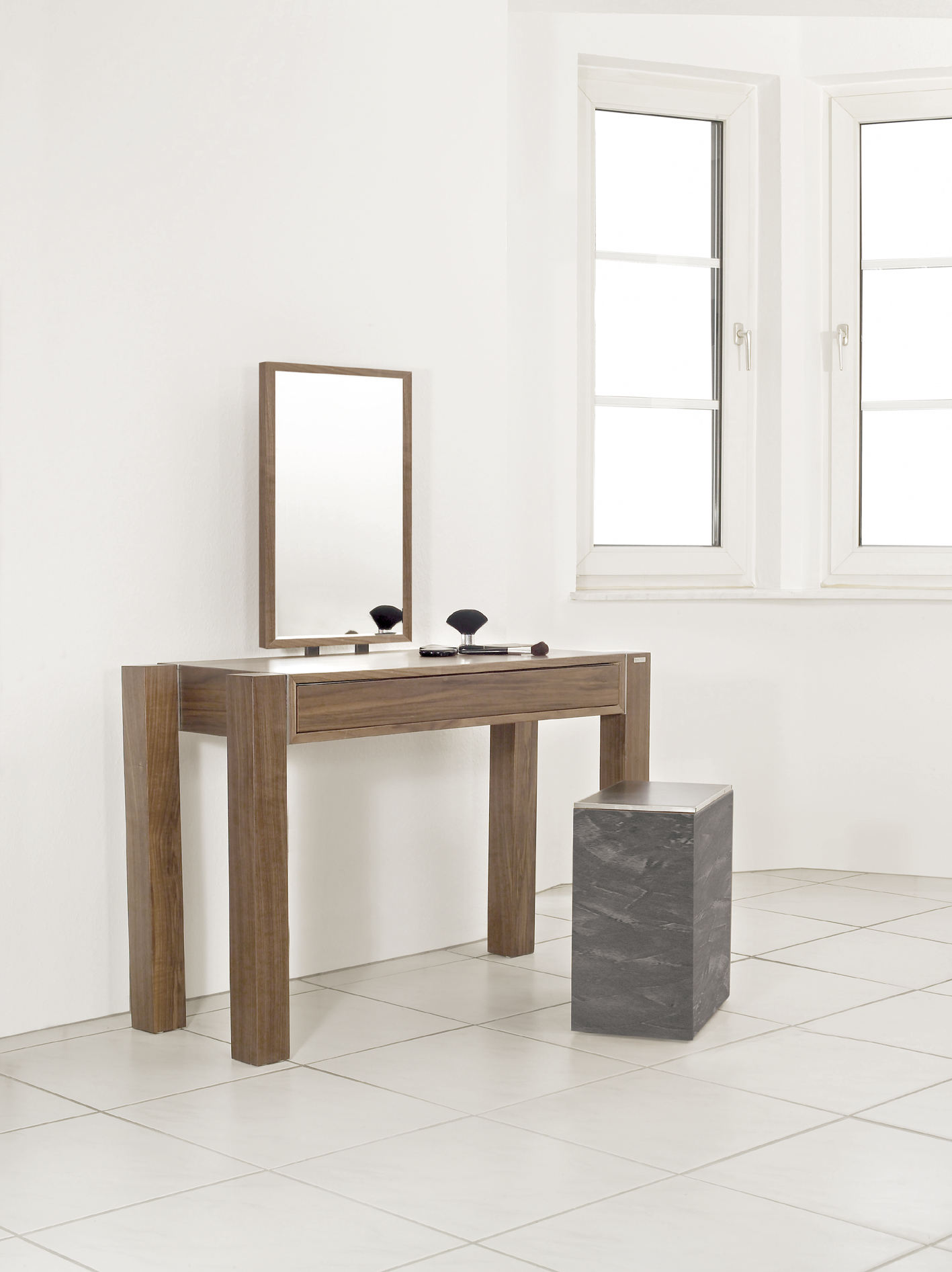 DRESSING TABLE ART 343
