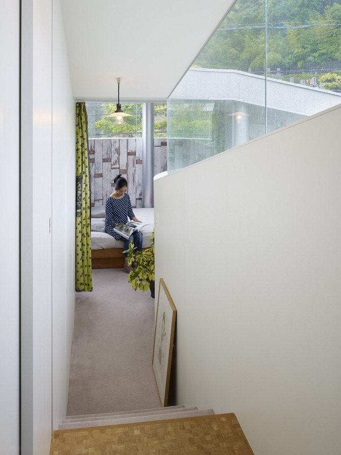 © Office of Kimihiko Okada