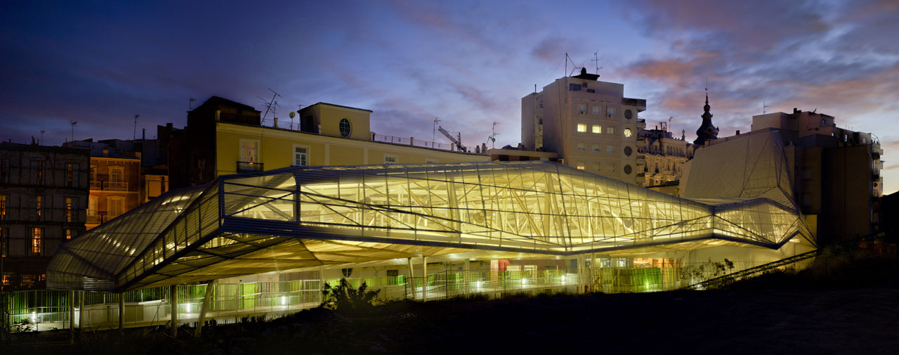 © Amann, Cánovas y Maruri