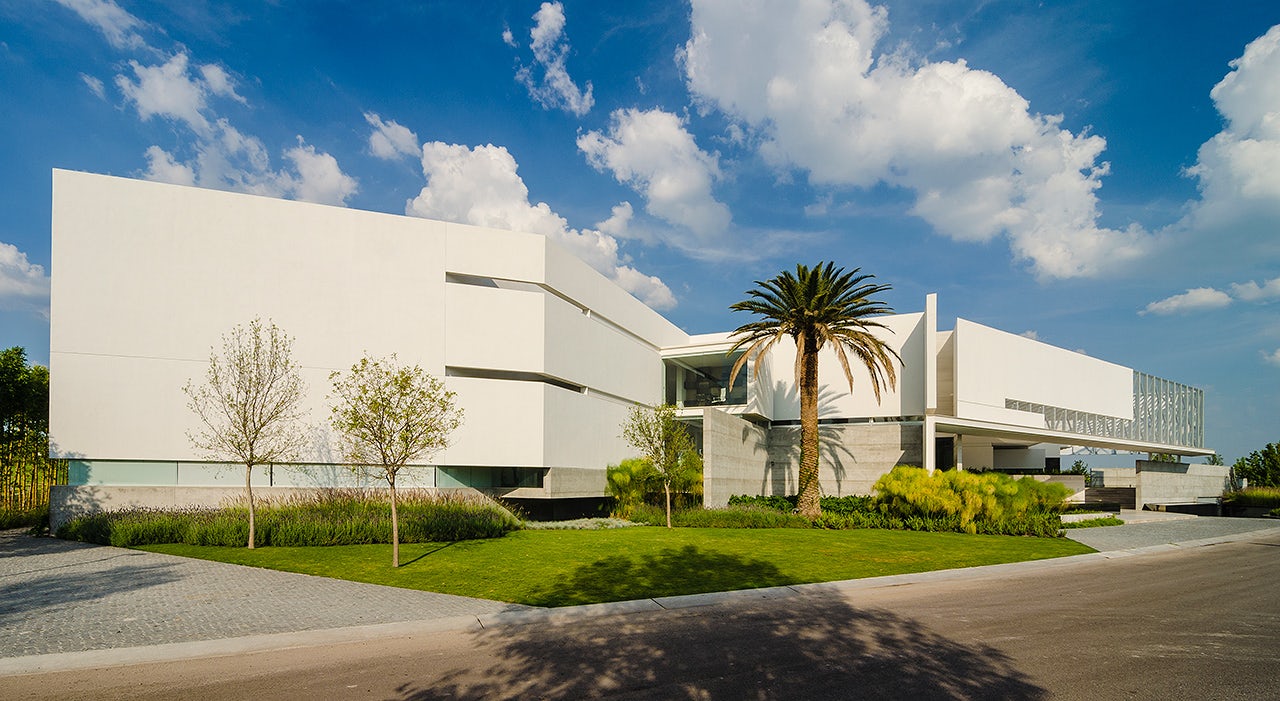 Front facade - © Reims Arquitectura